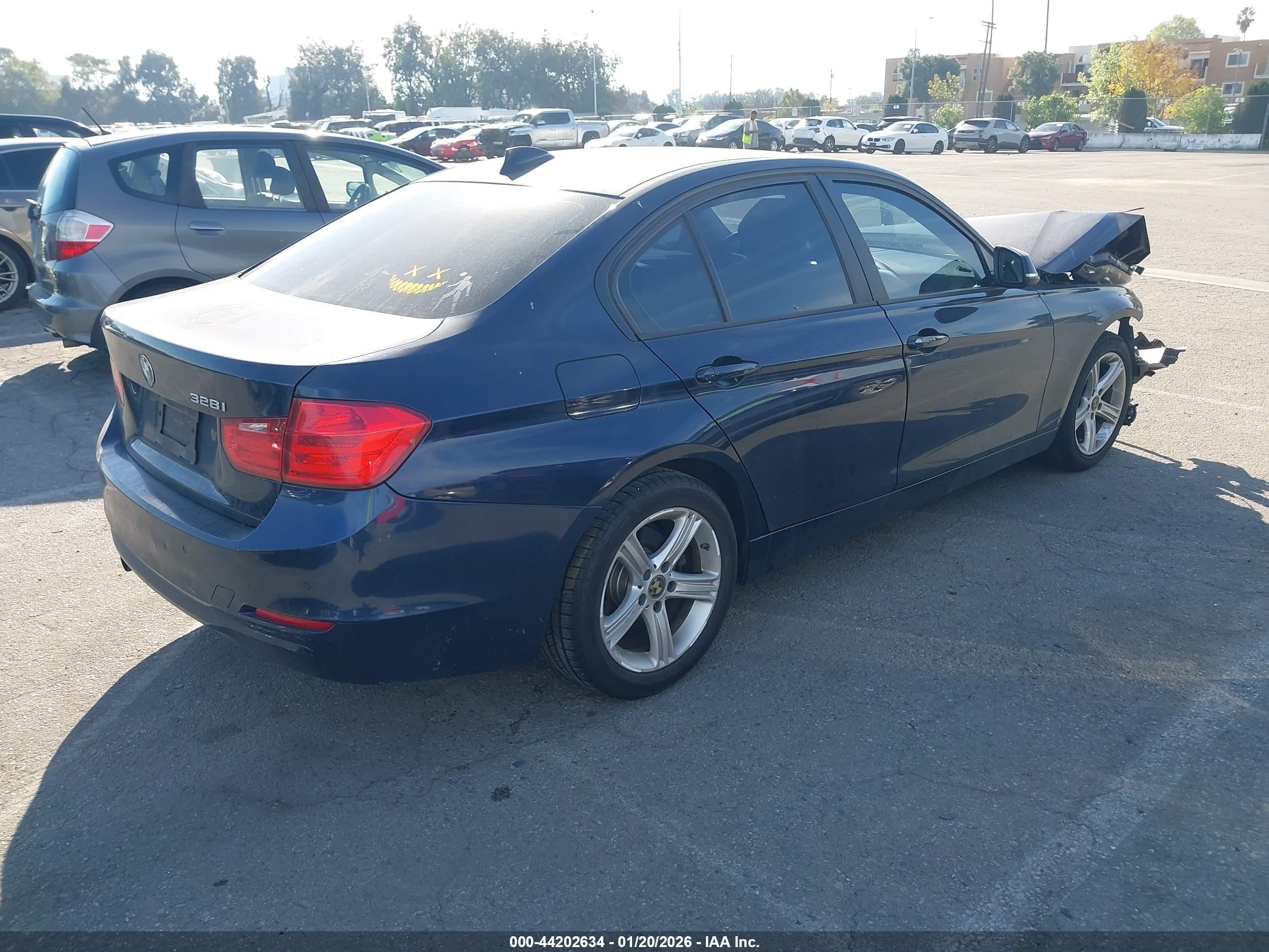 BMW 328I image 4