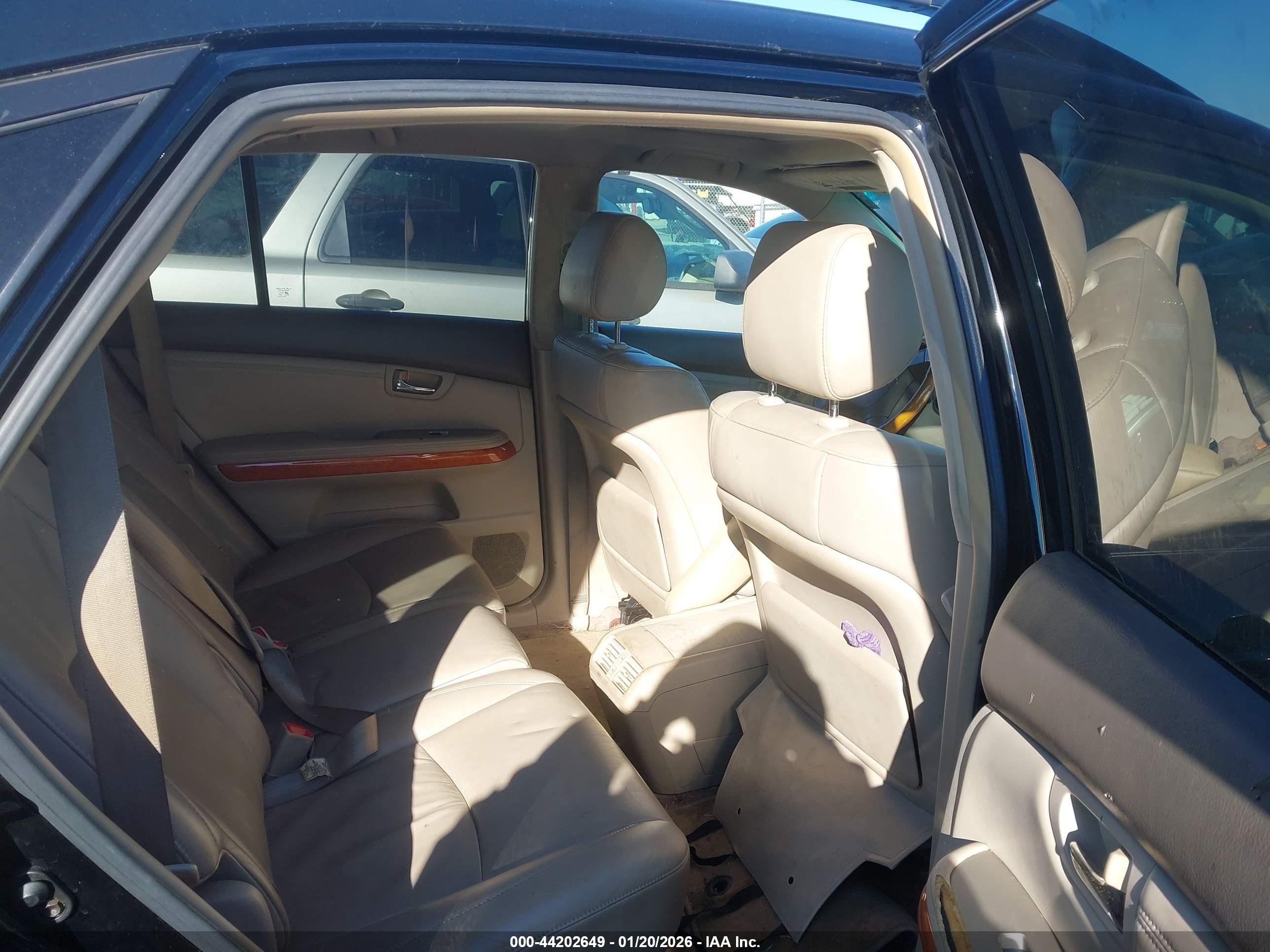 LEXUS RX image 8