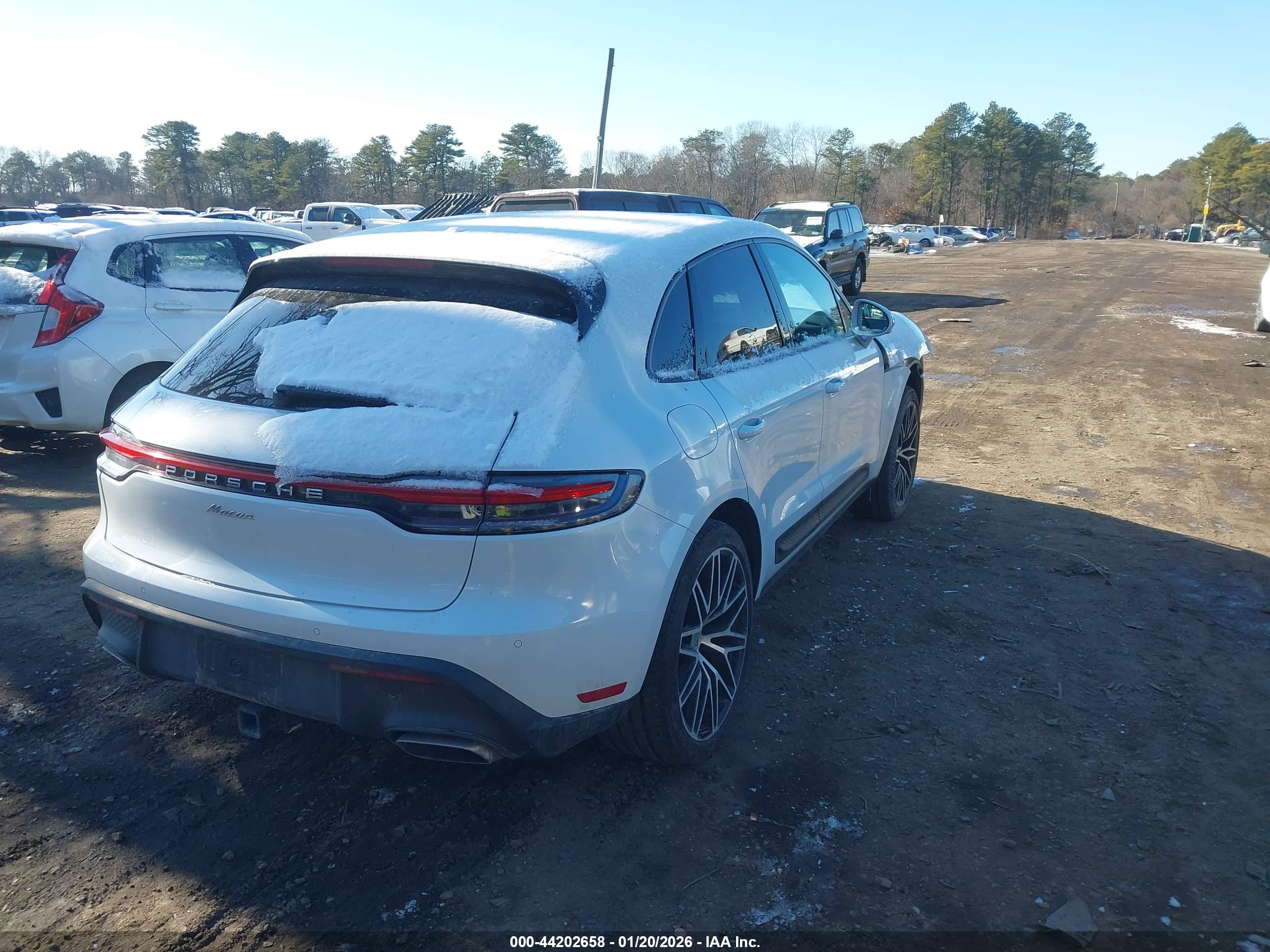 PORSCHE MACAN image 4