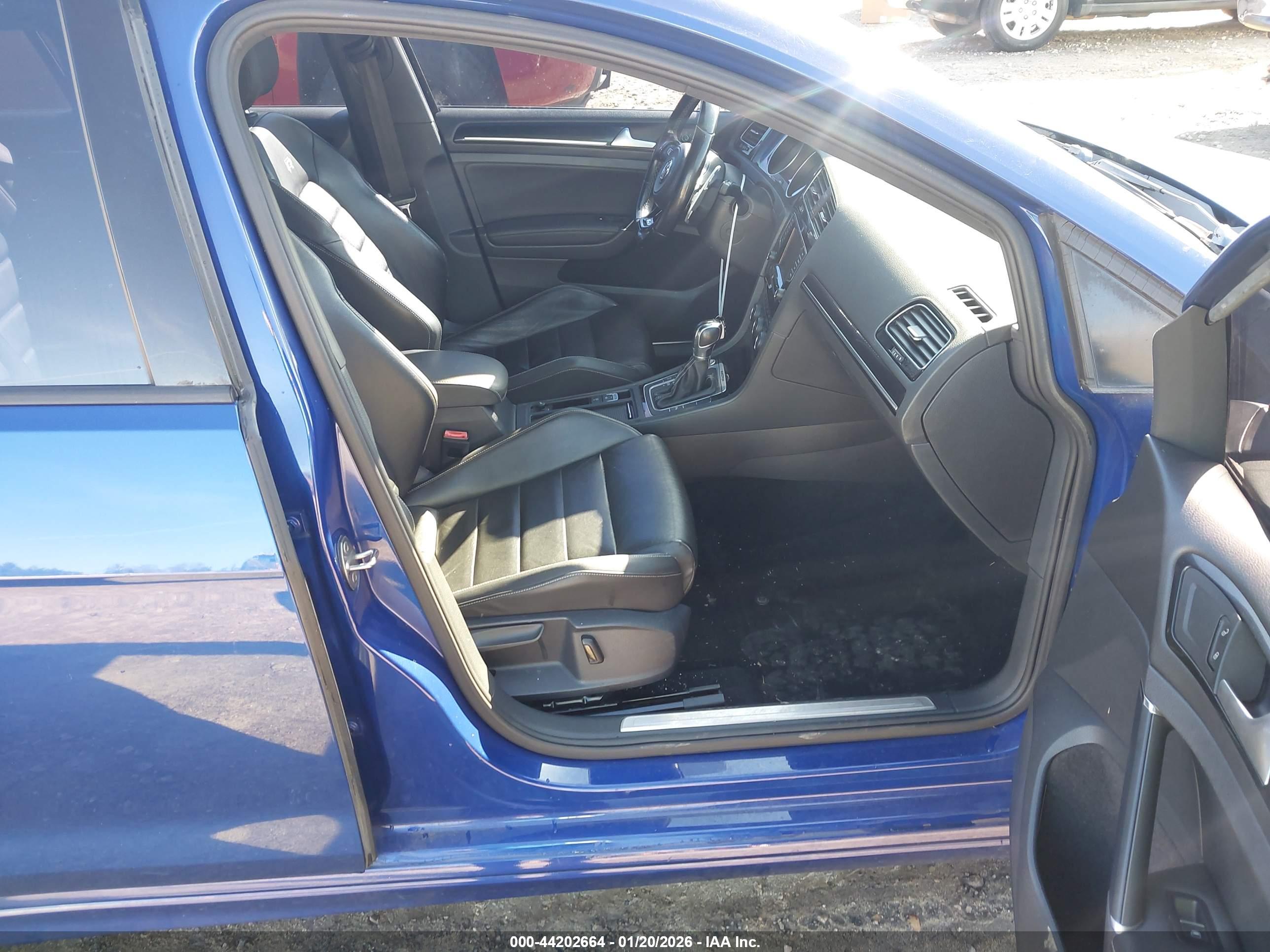 VOLKSWAGEN GOLF image 5