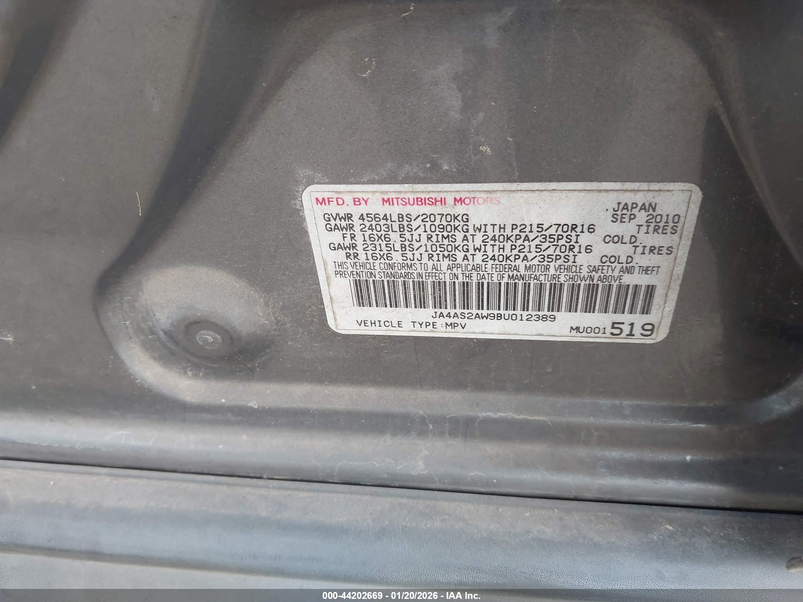 MITSUBISHI OUTLANDER image 9