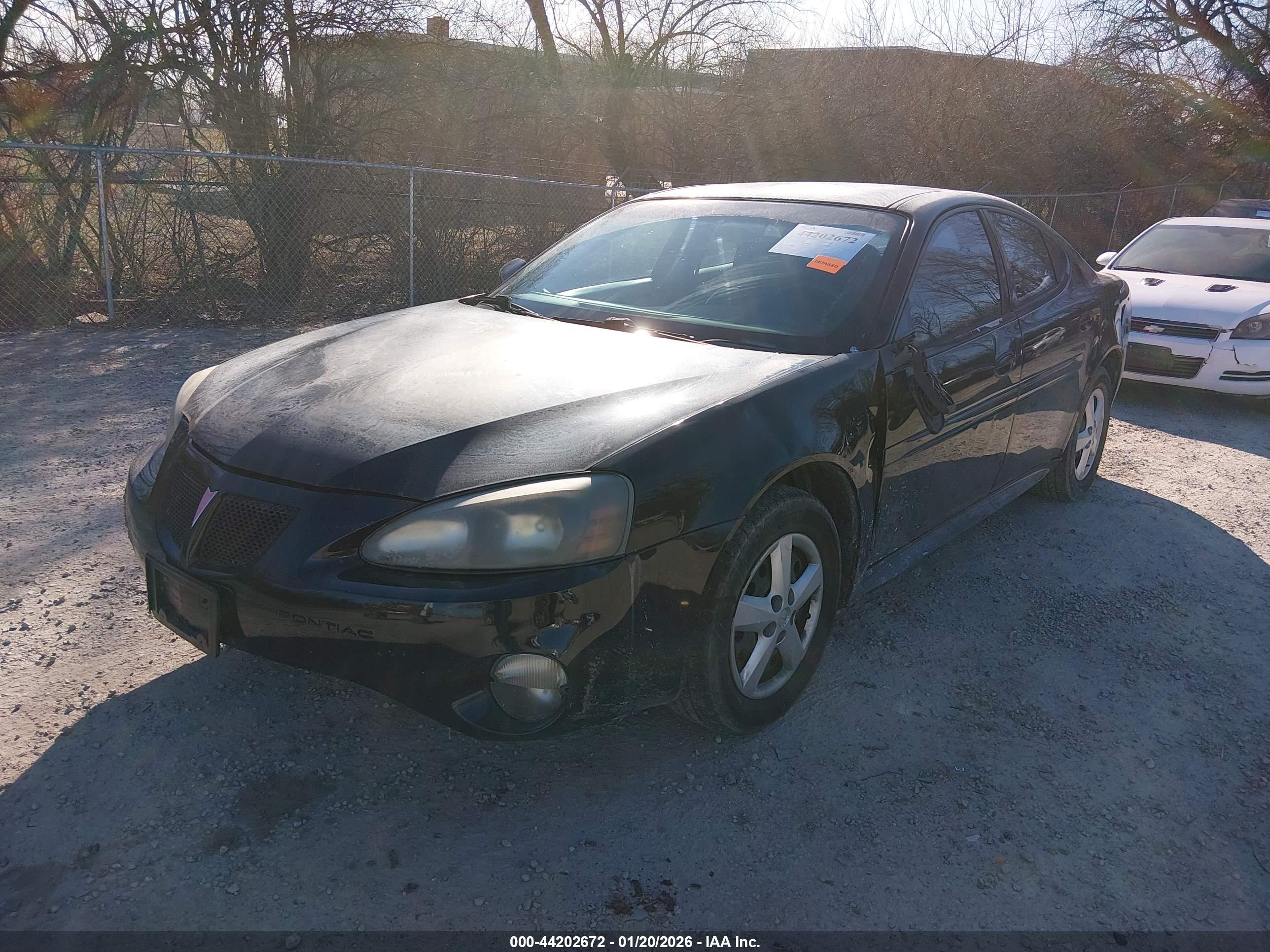 PONTIAC GRAND image 2