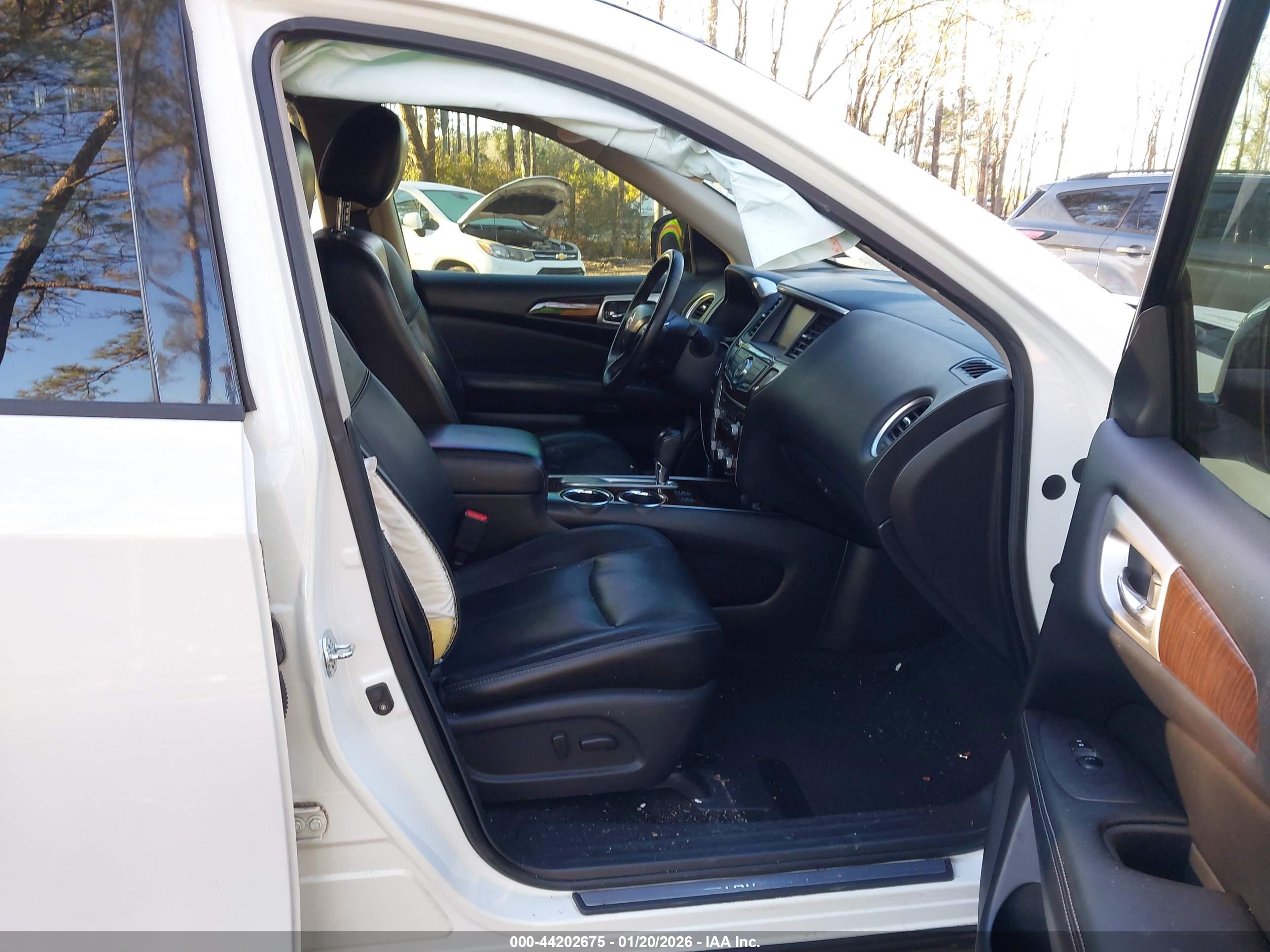 NISSAN PATHFINDER image 5