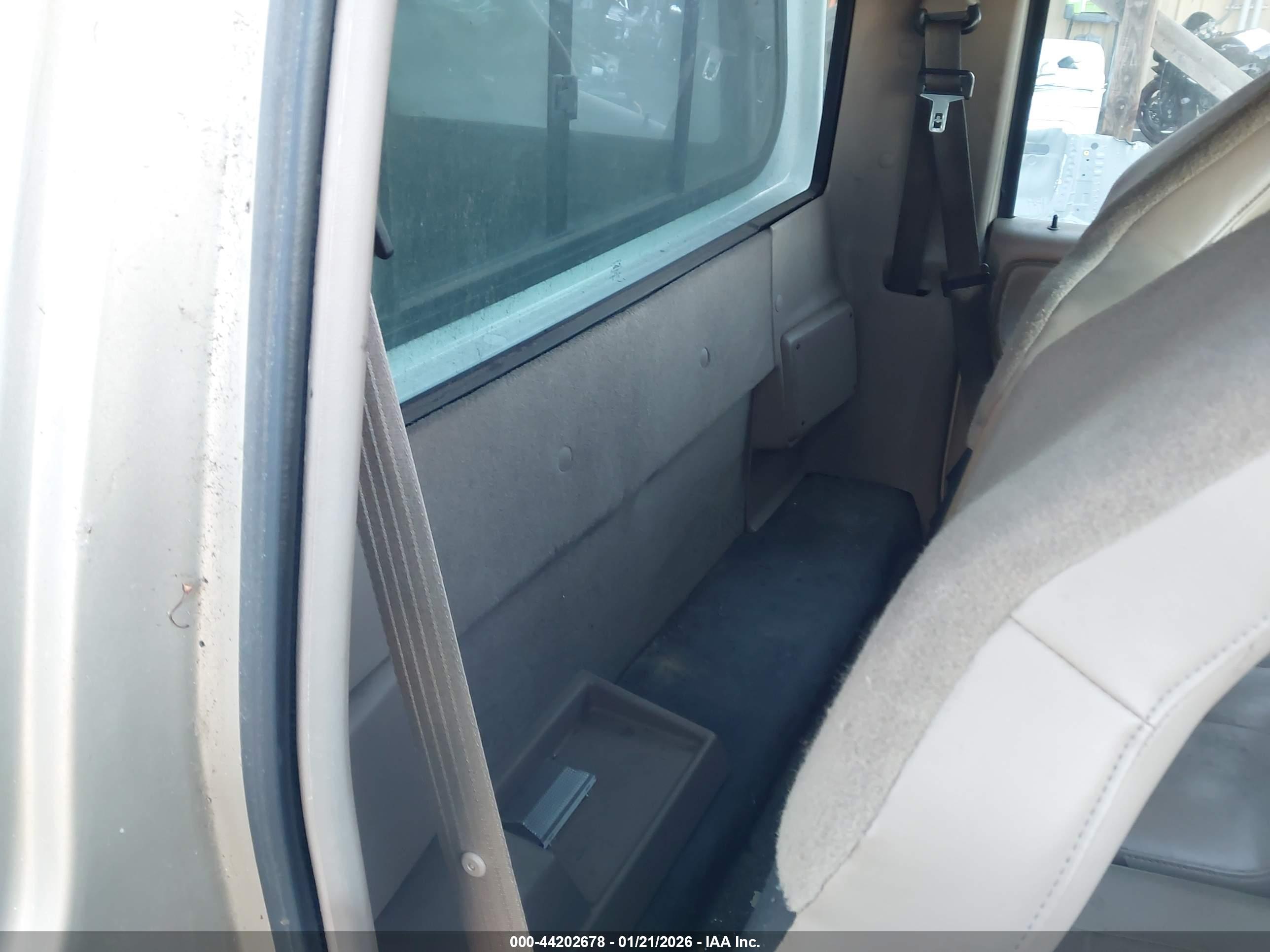 FORD RANGER image 8