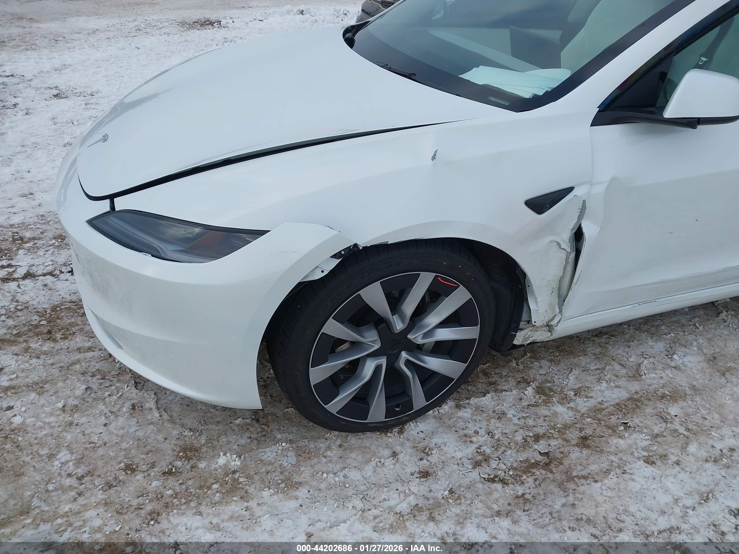 TESLA MODEL image 6