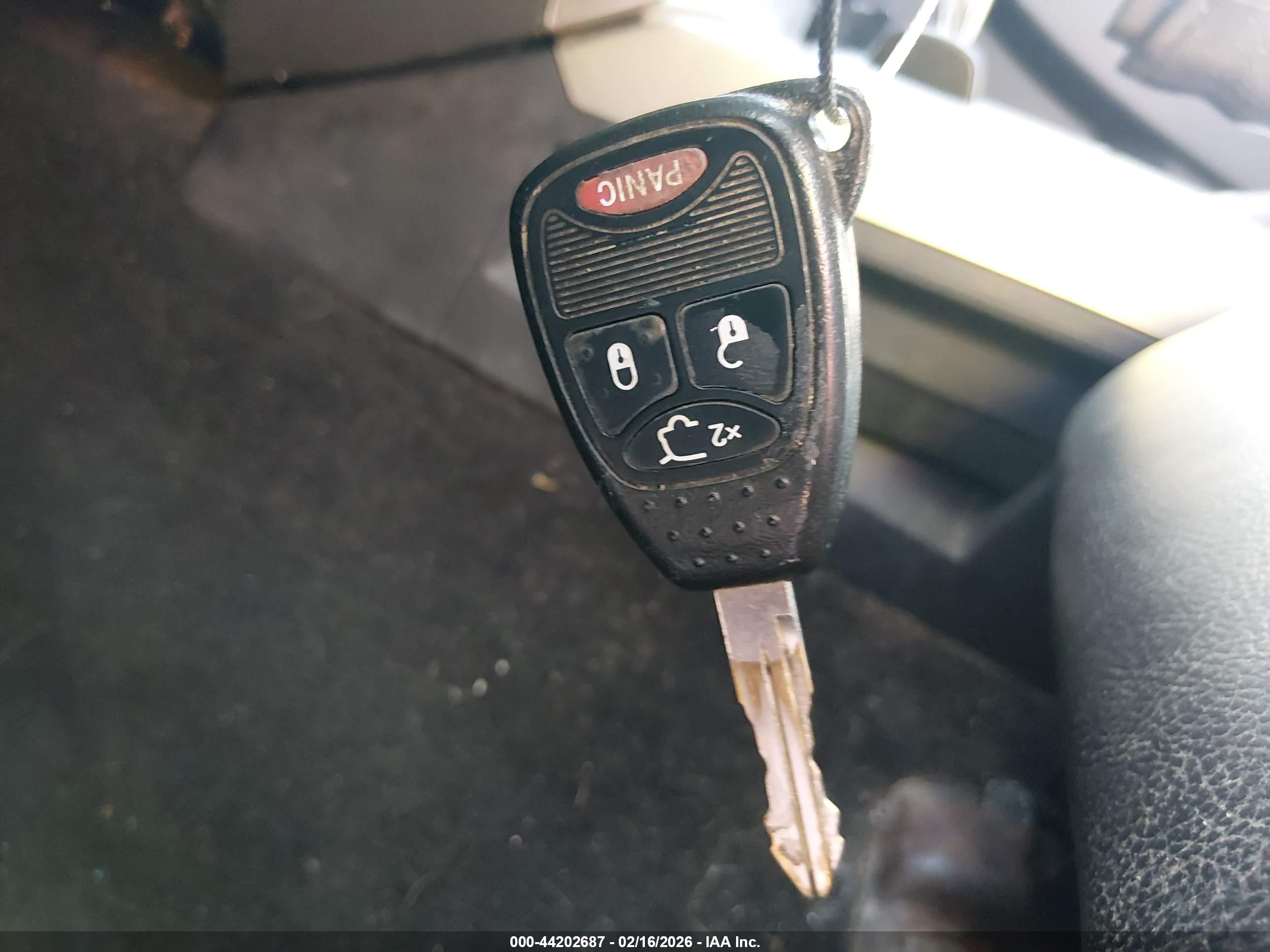 JEEP LIBERTY image 11