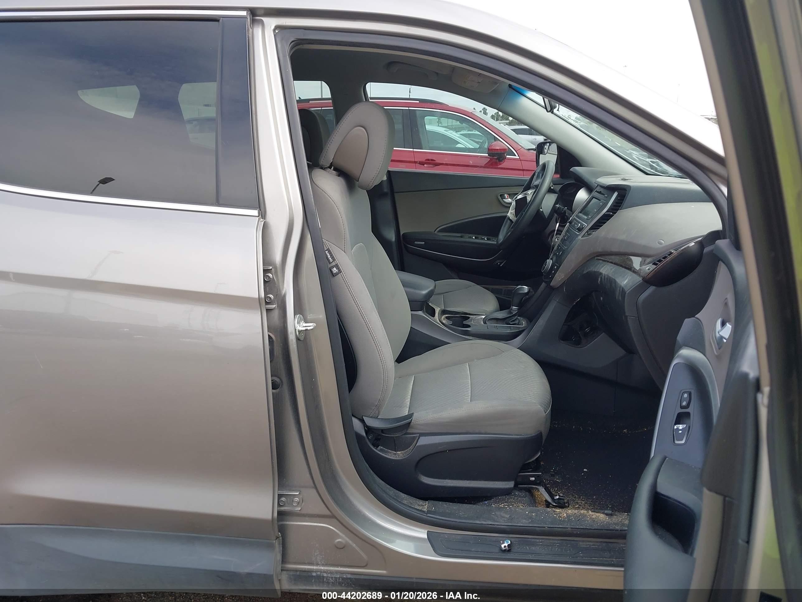 HYUNDAI SANTA image 5