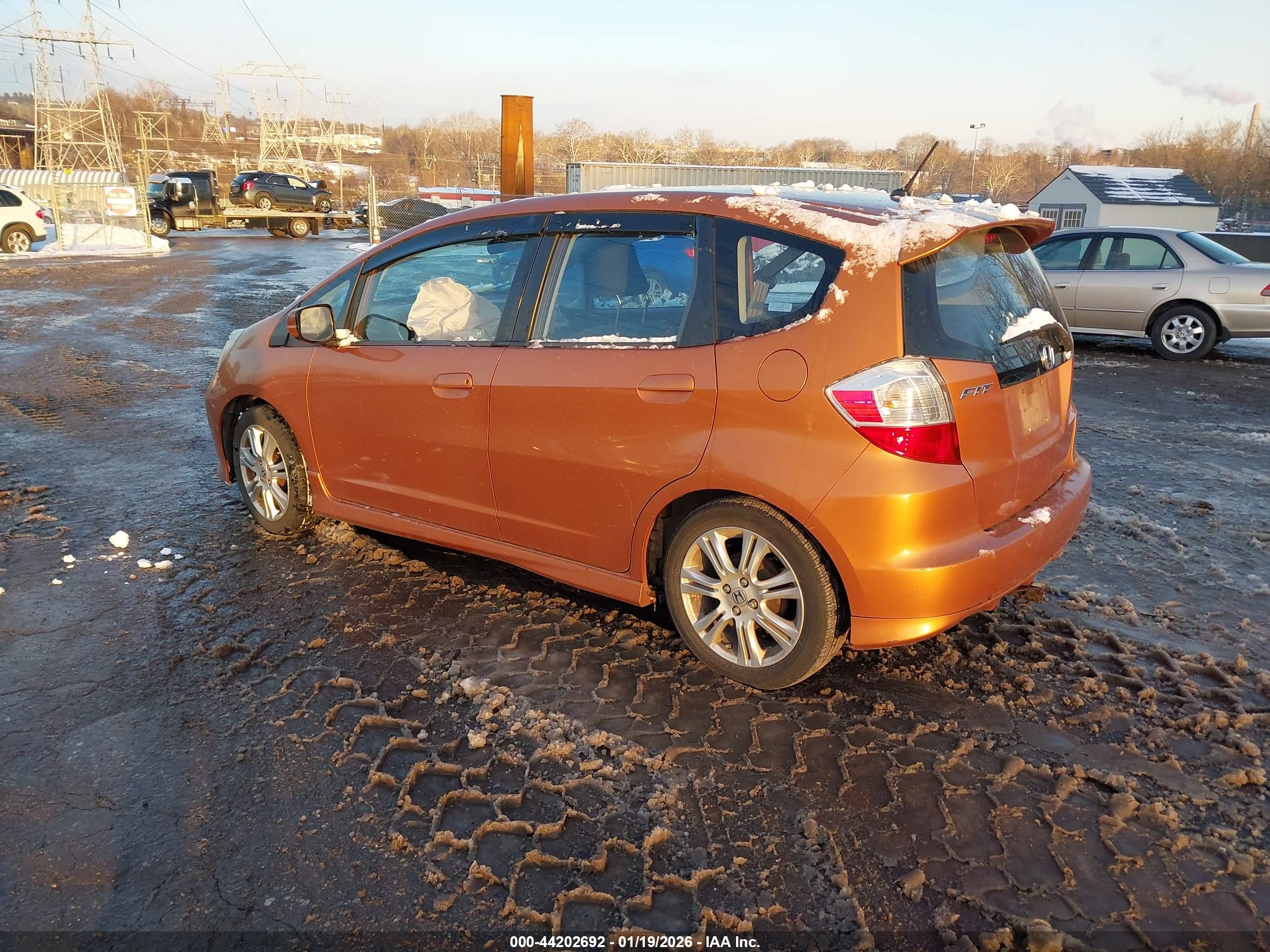HONDA FIT image 3