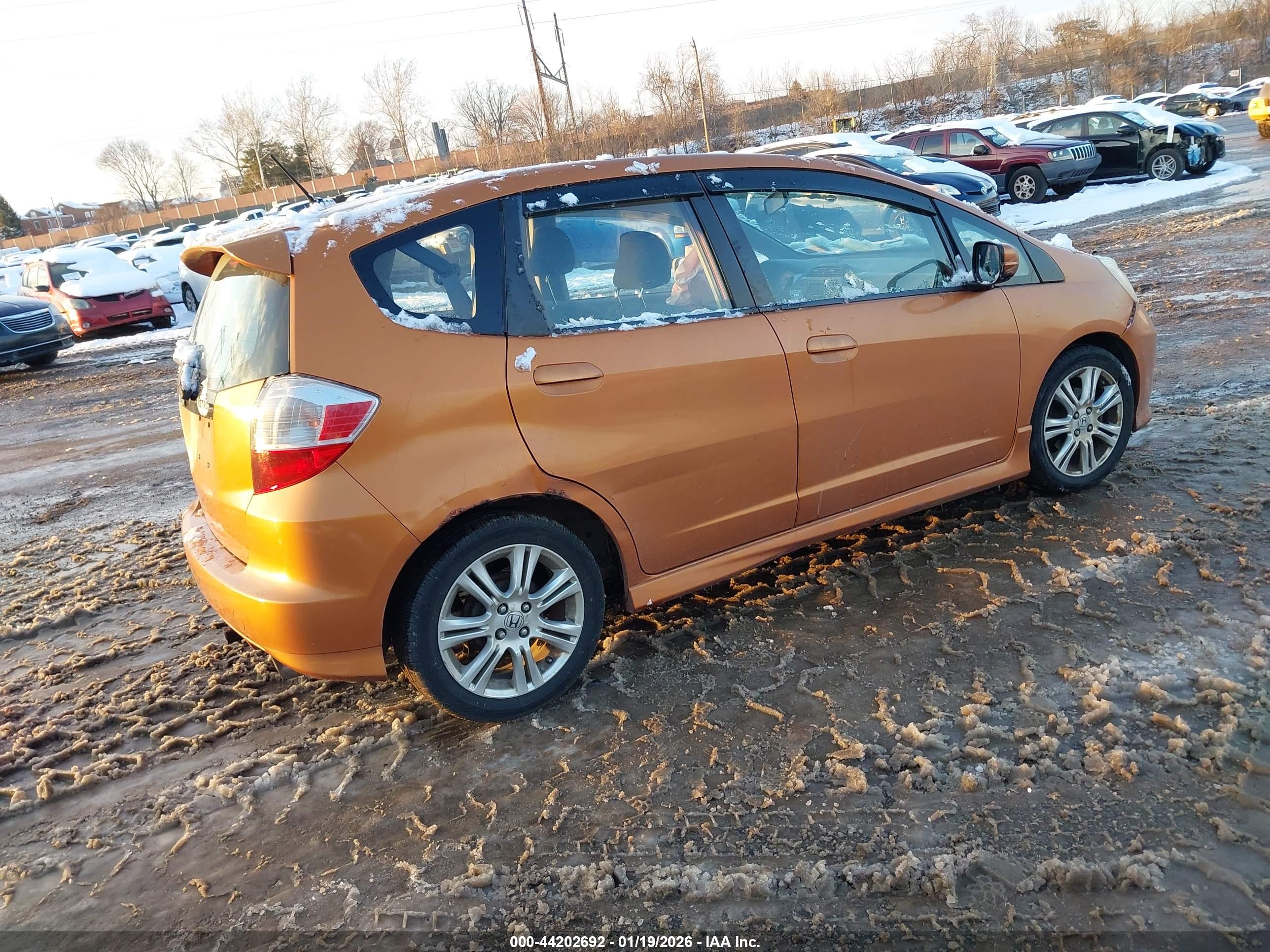 HONDA FIT image 4