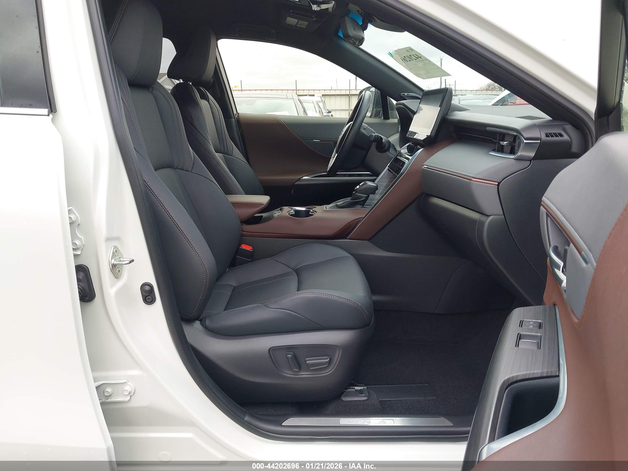 TOYOTA VENZA image 5