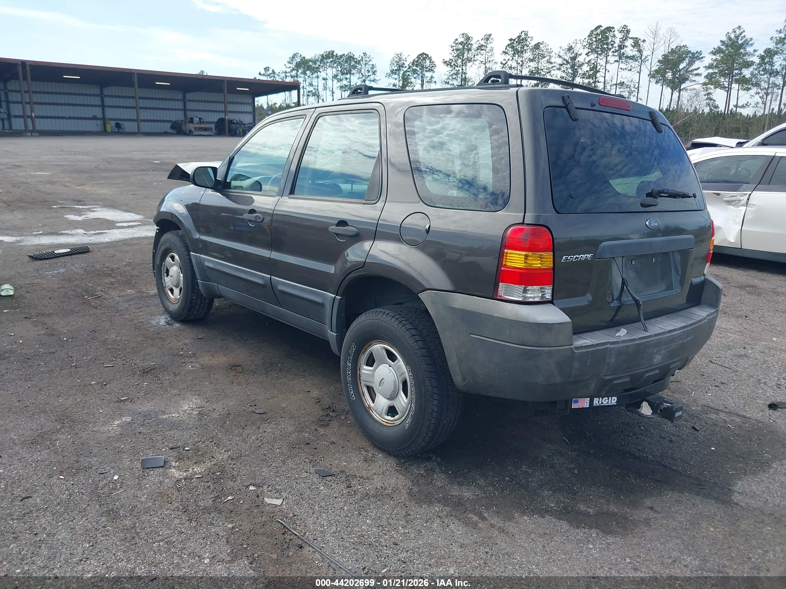 FORD ESCAPE image 3