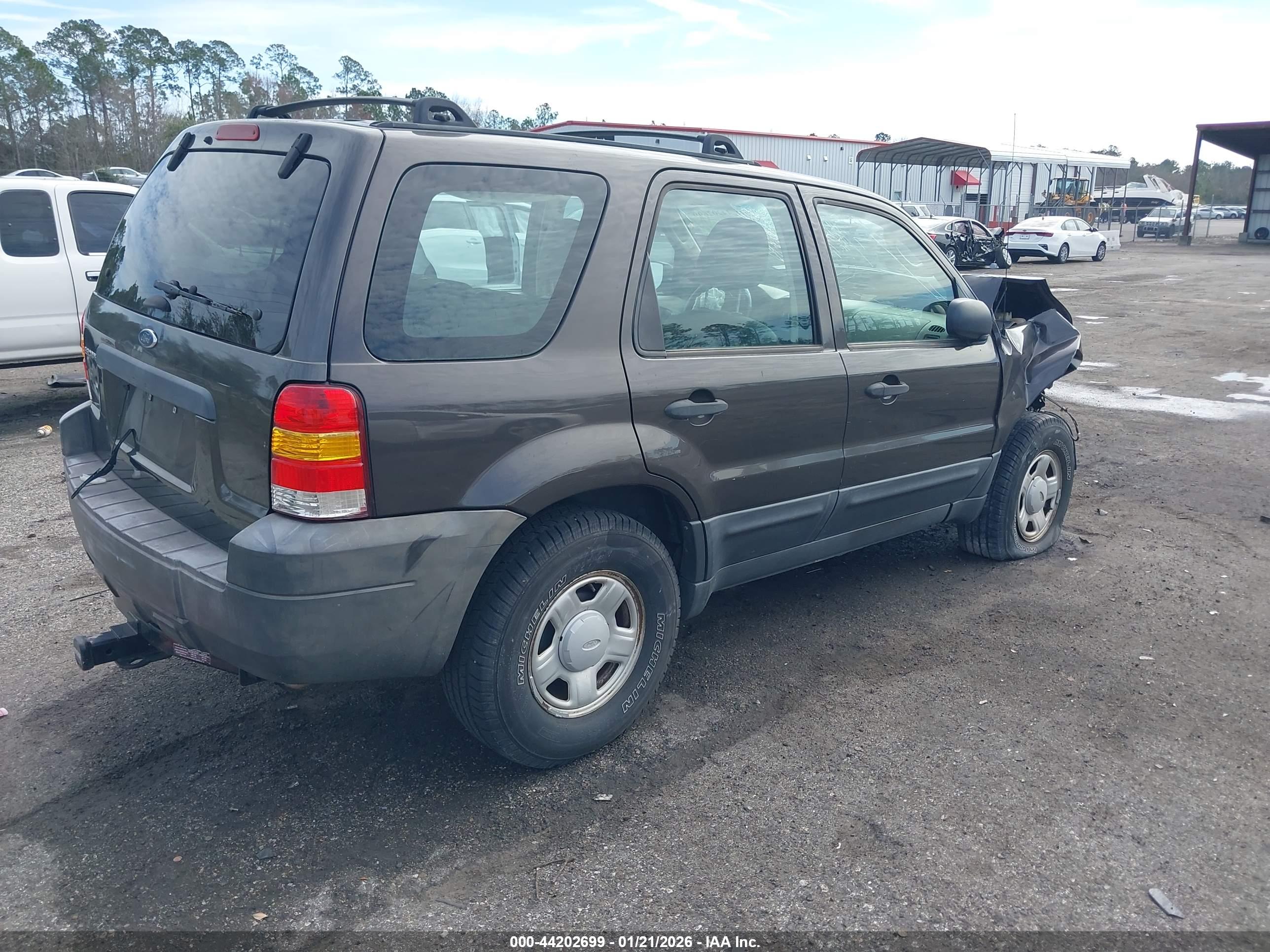 FORD ESCAPE image 4