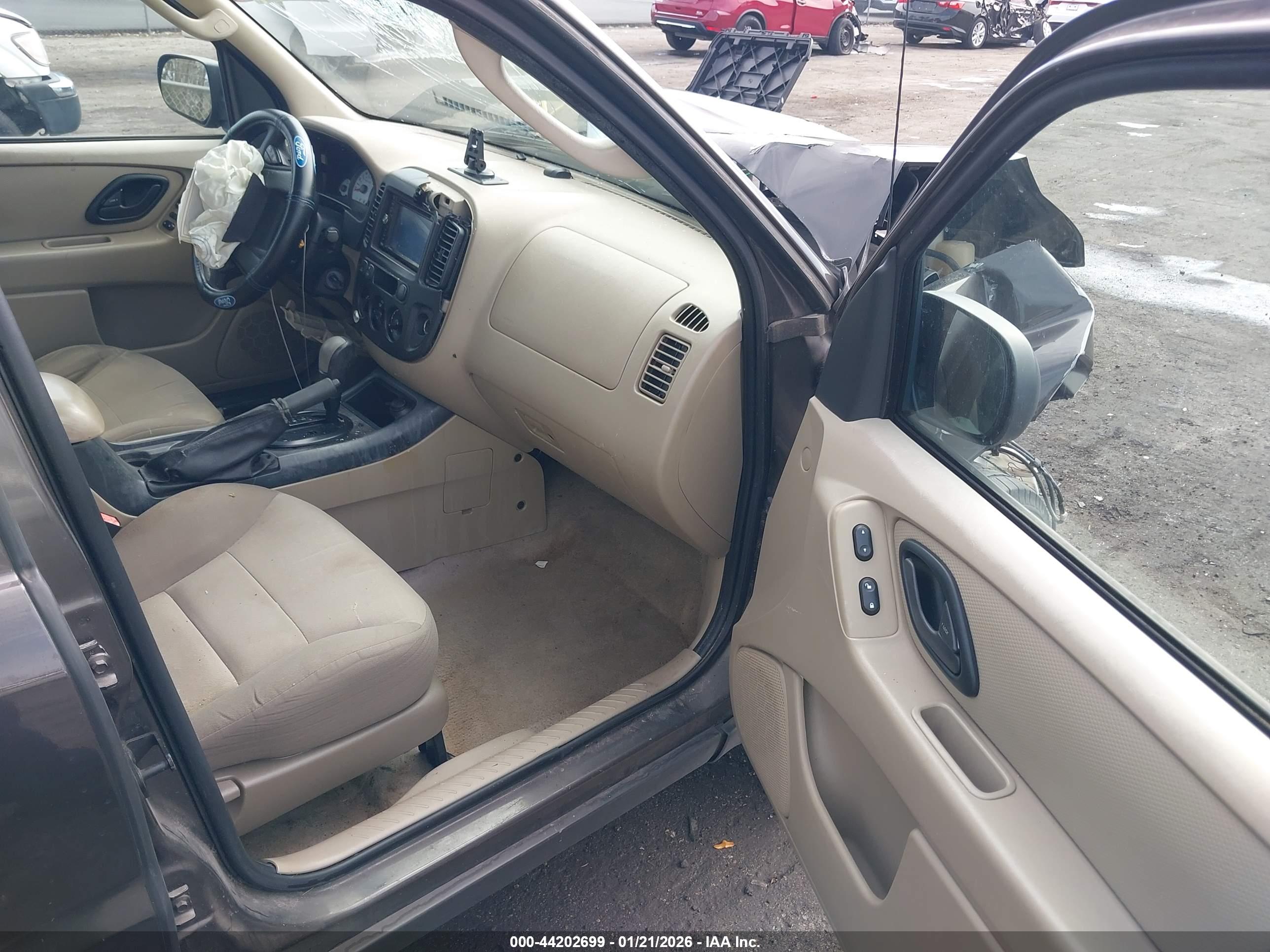 FORD ESCAPE image 5