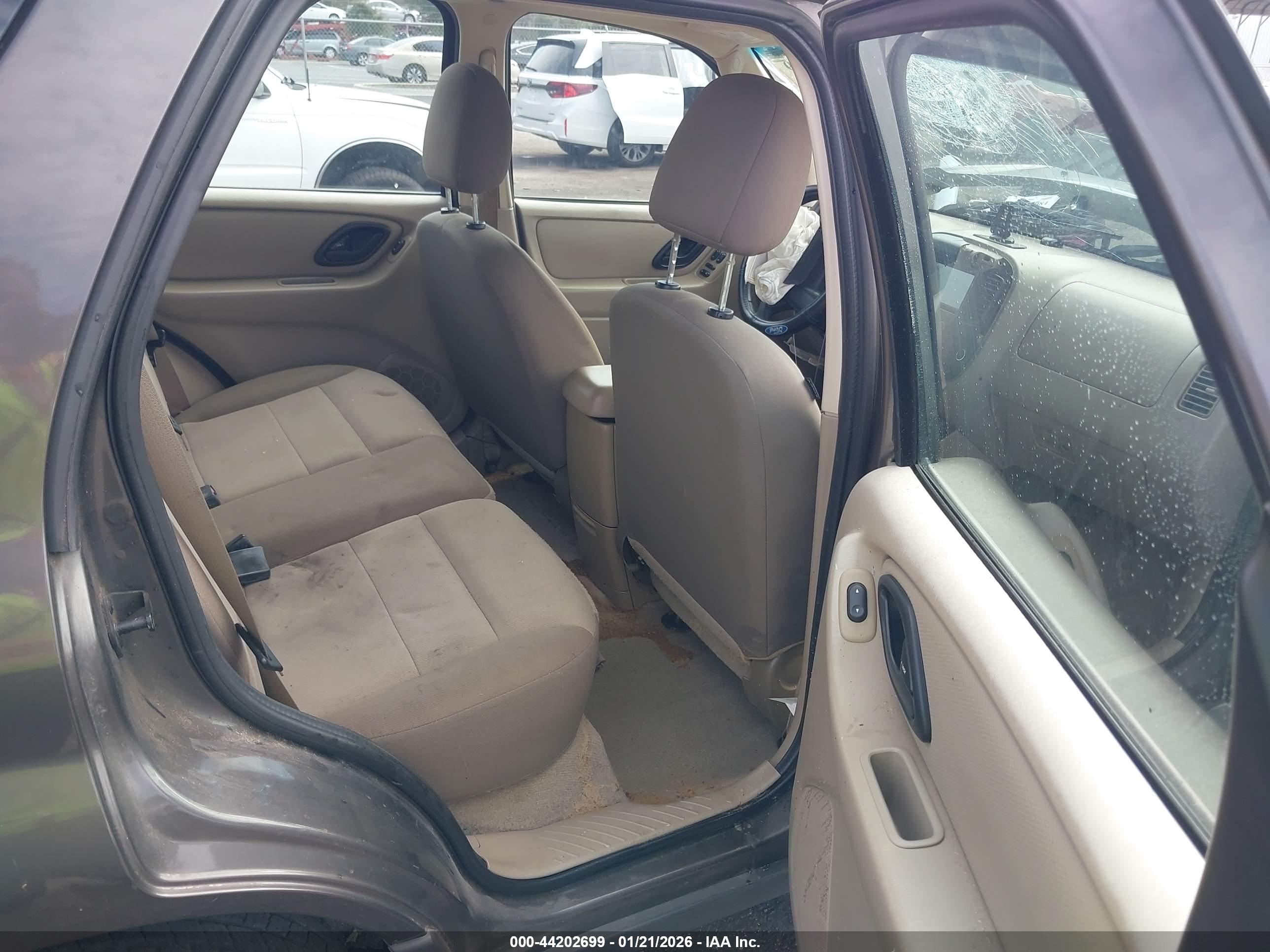 FORD ESCAPE image 8