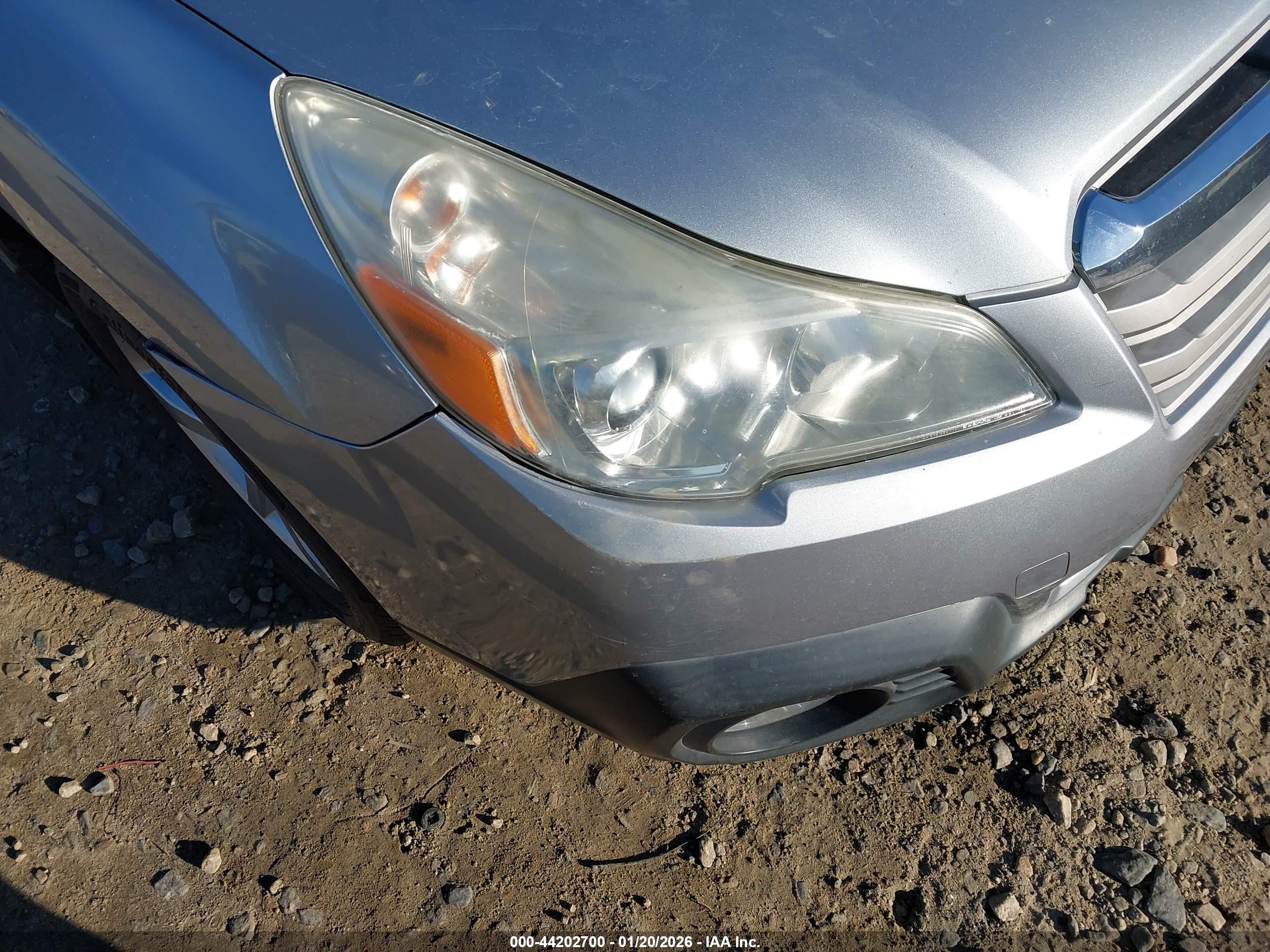 SUBARU OUTBACK image 6