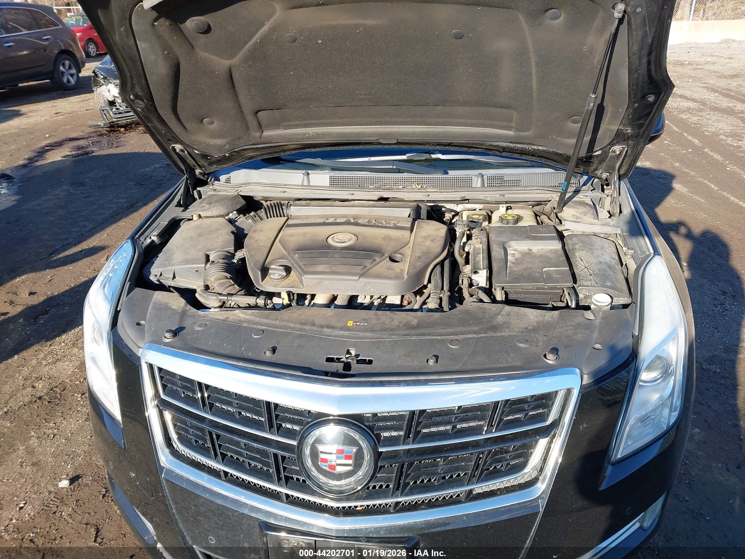 CADILLAC XTS image 10