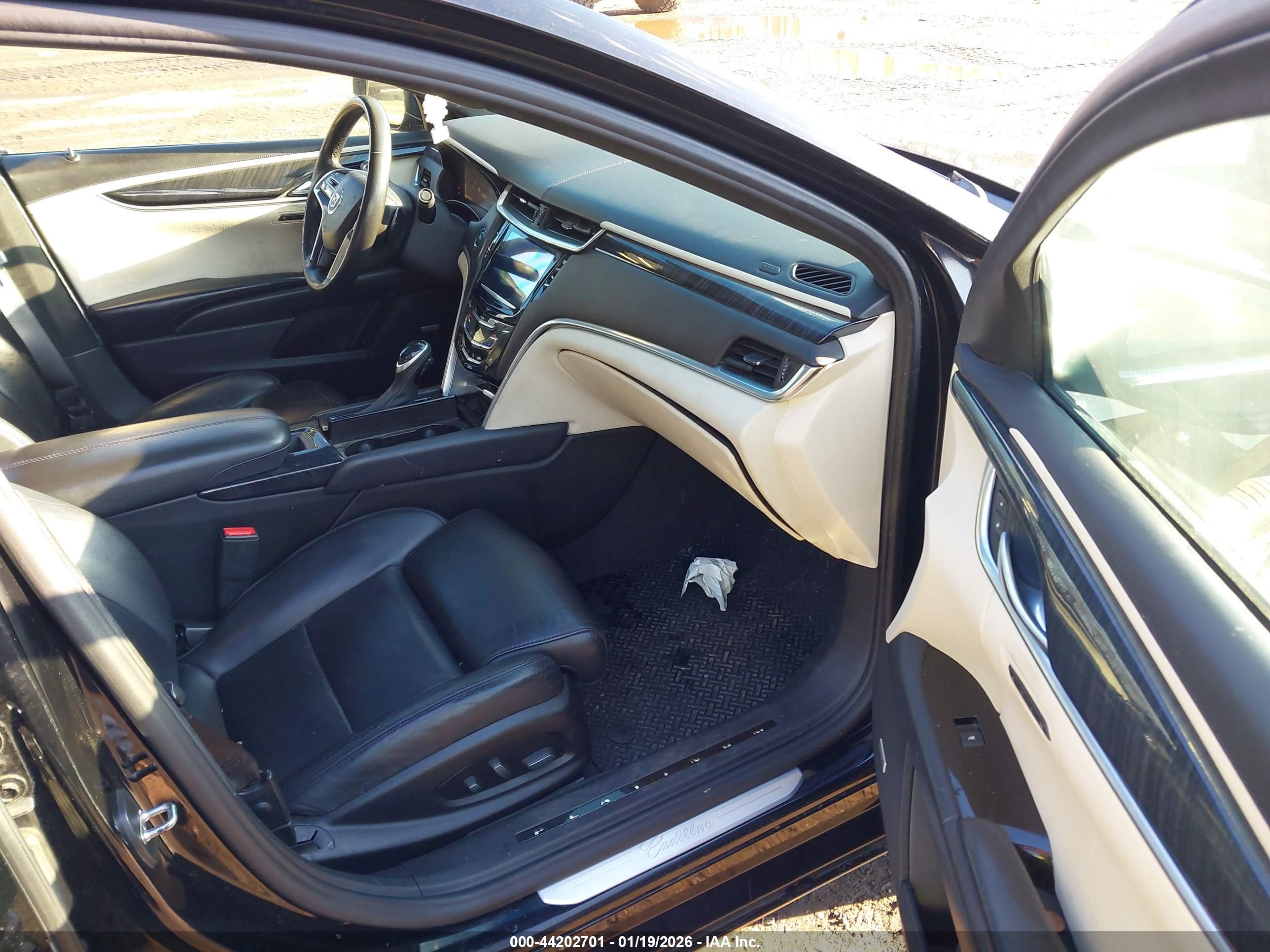 CADILLAC XTS image 5