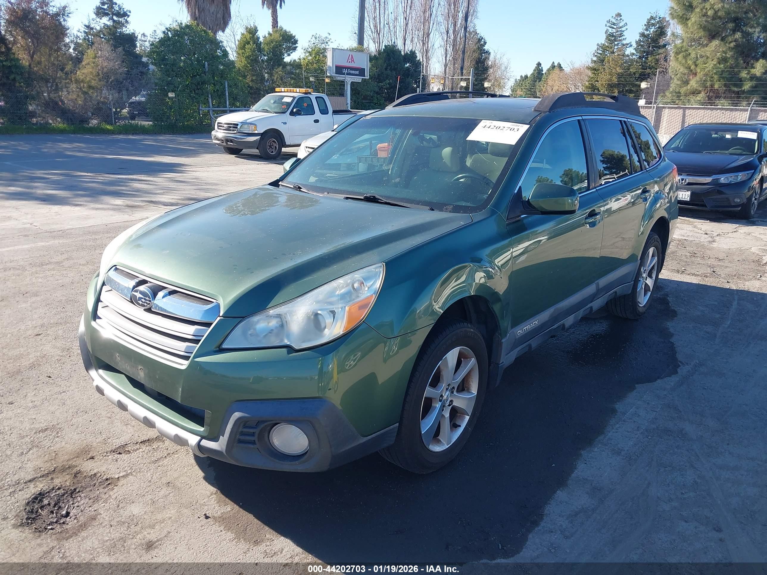 SUBARU OUTBACK image 2