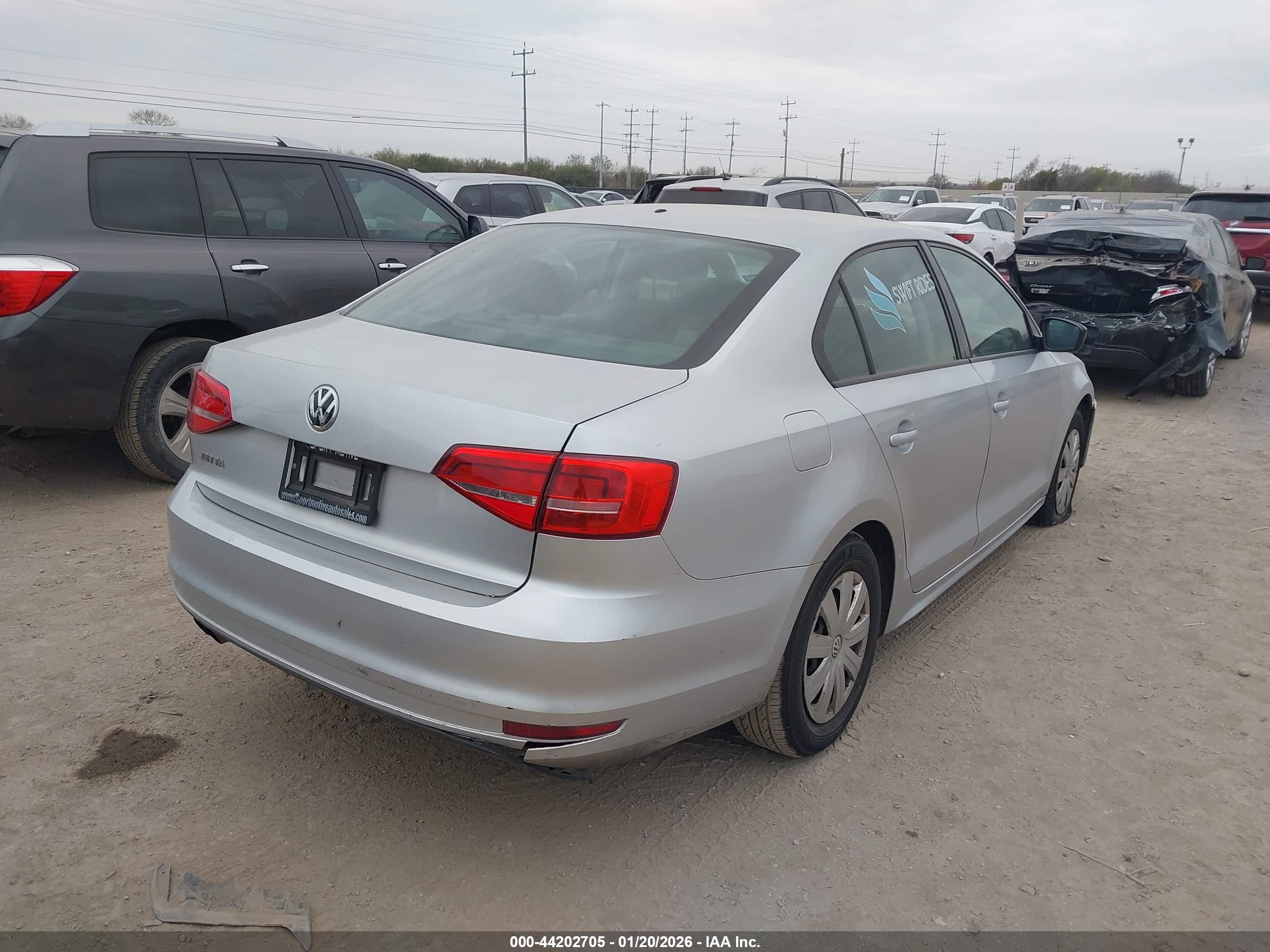 VOLKSWAGEN JETTA image 4