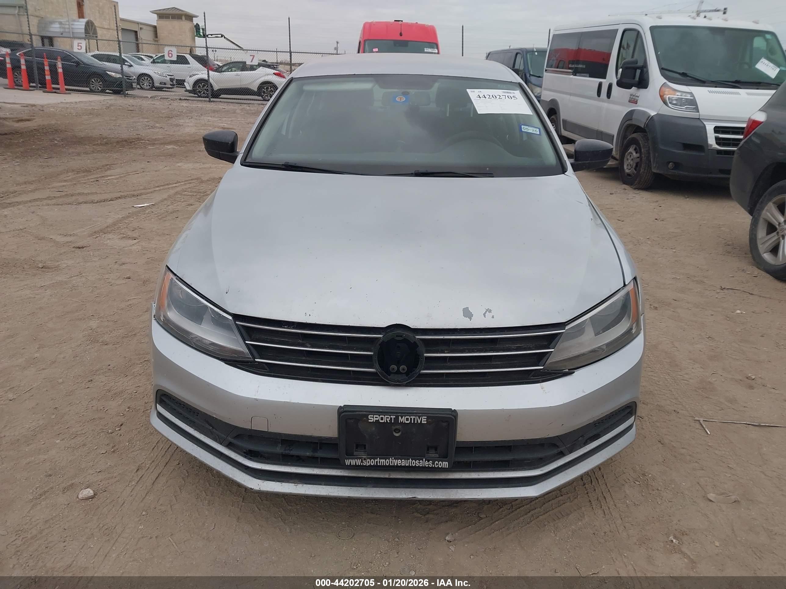 VOLKSWAGEN JETTA image 6