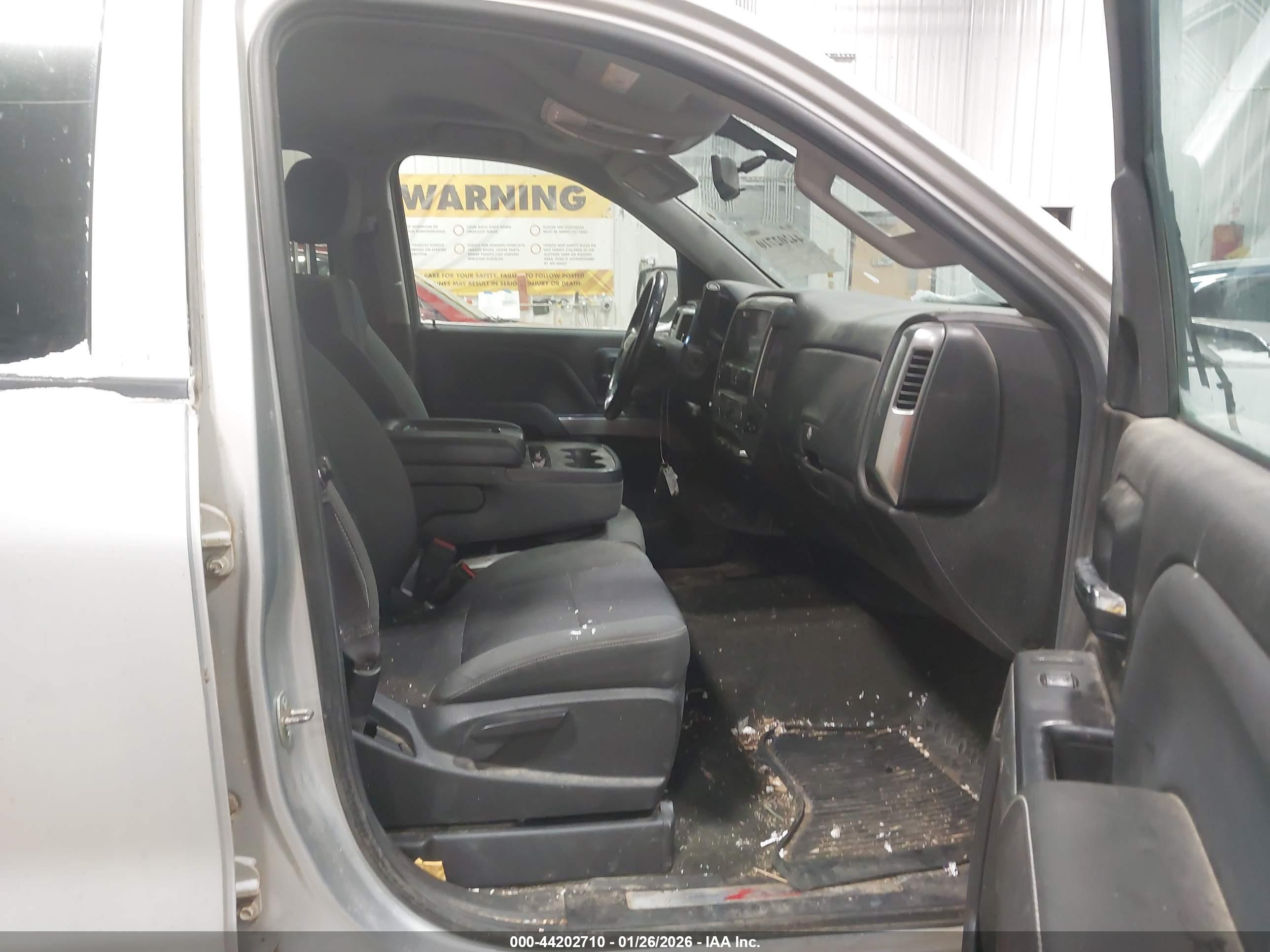 CHEVROLET SILVERADO image 5