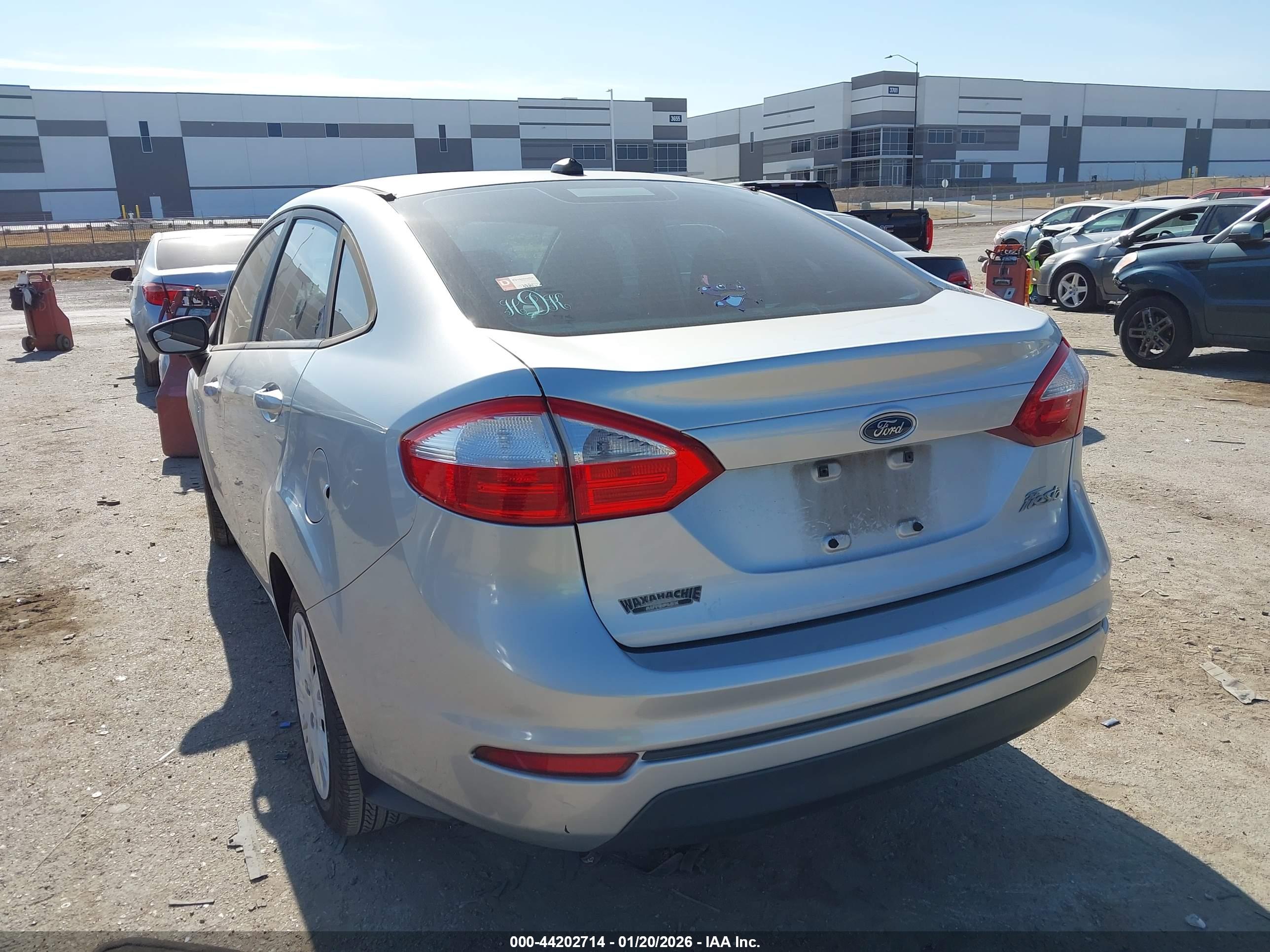 FORD FIESTA image 3