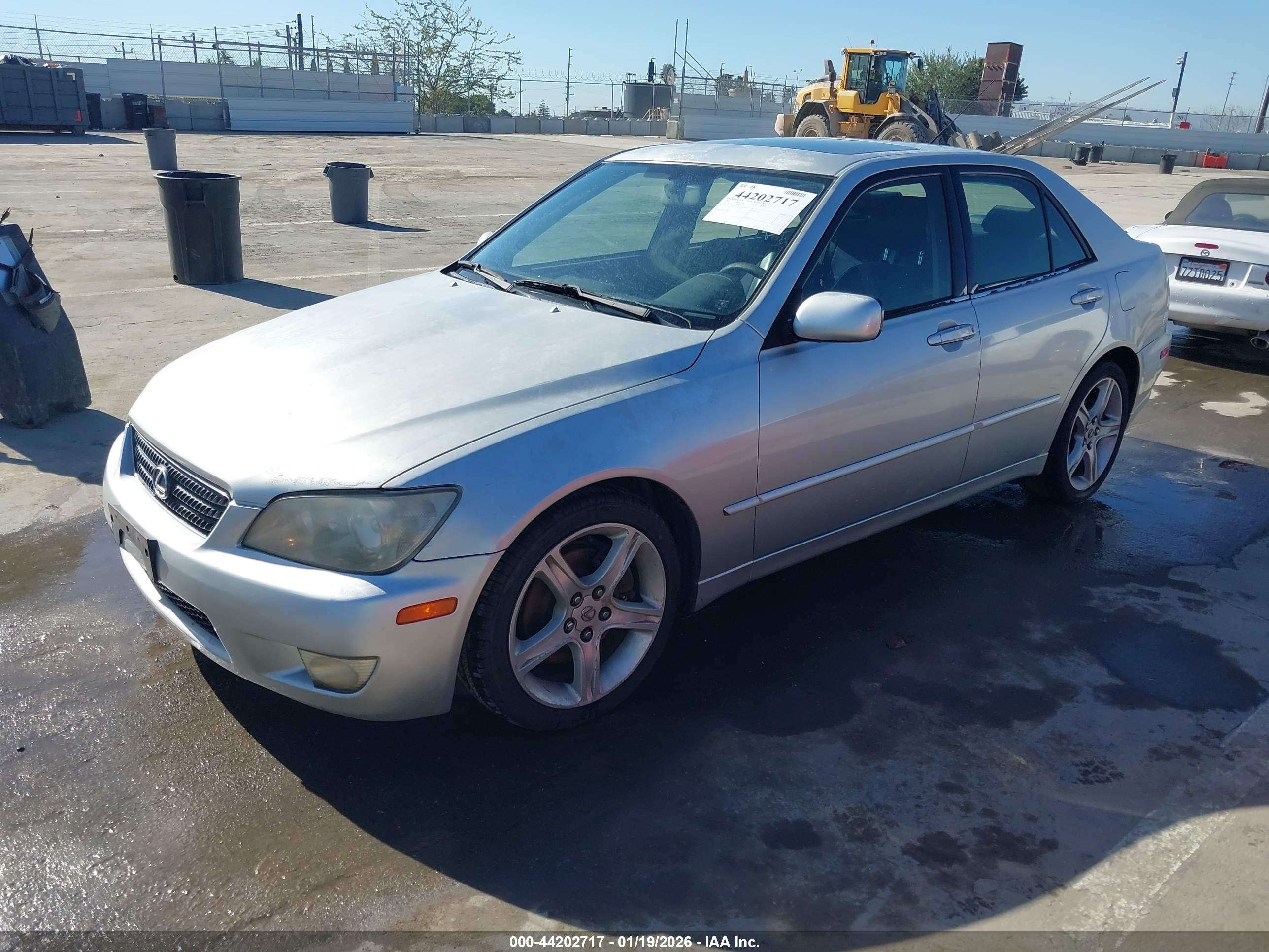 LEXUS IS image 2