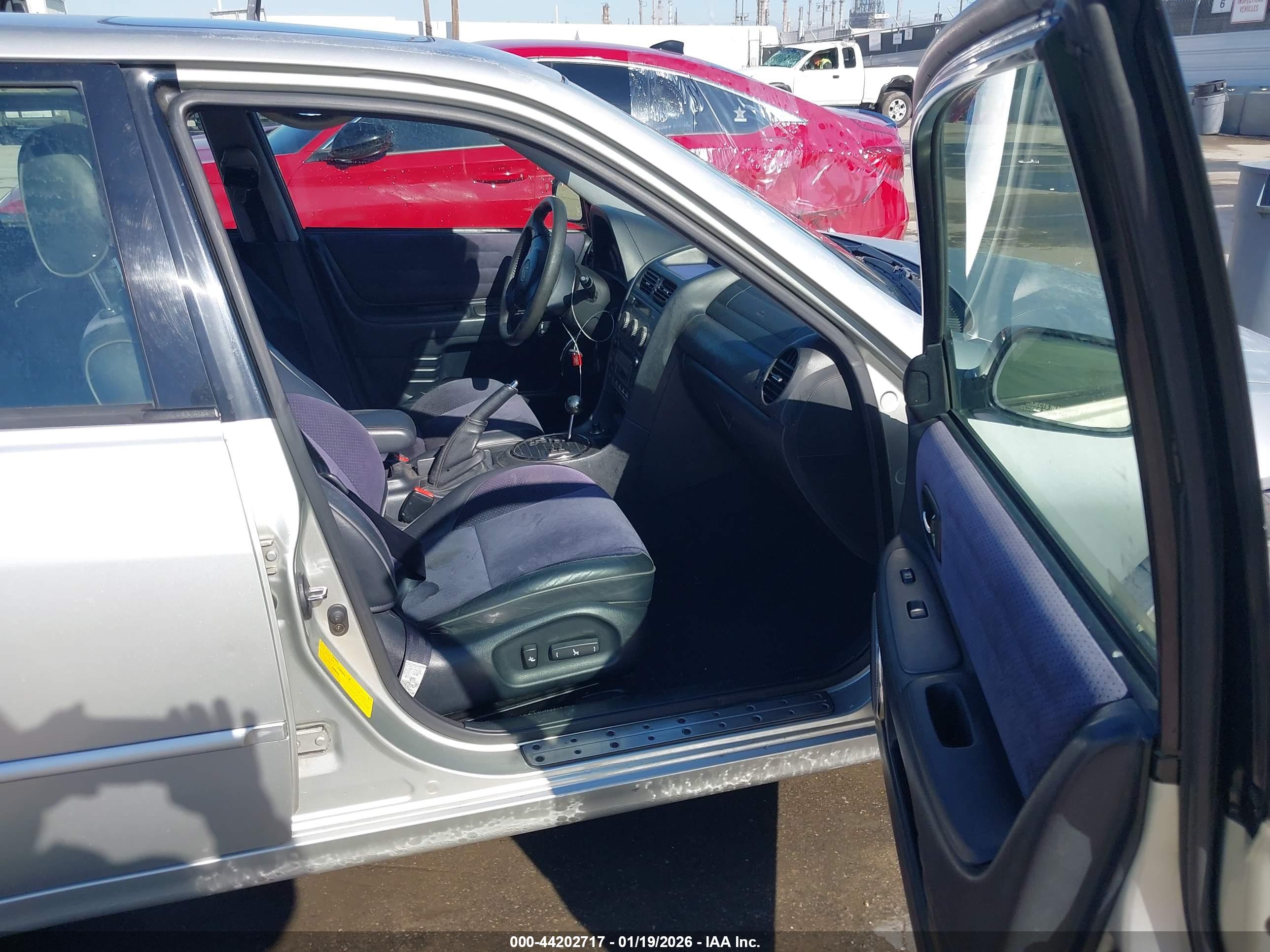LEXUS IS image 5