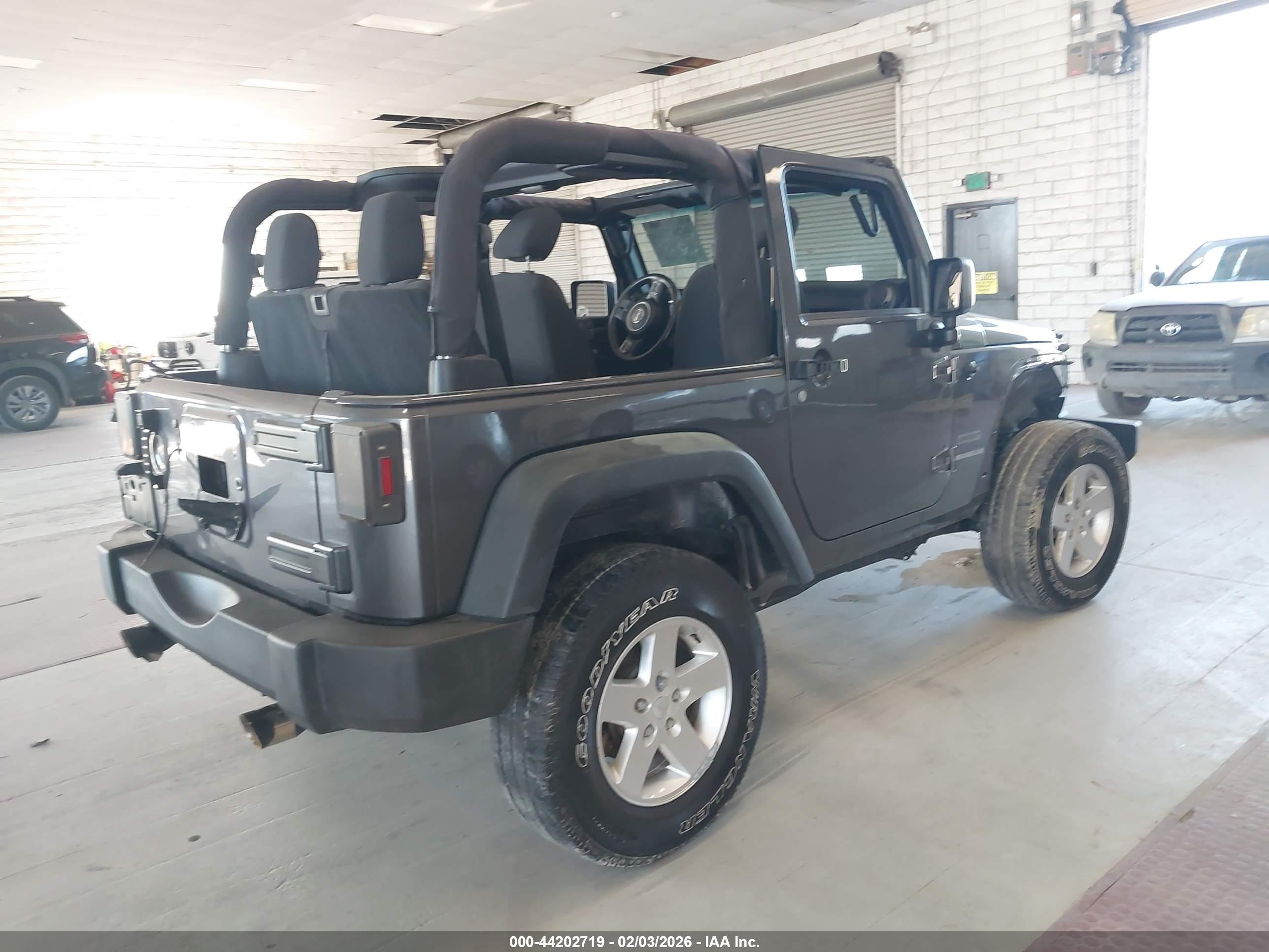 JEEP WRANGLER image 4