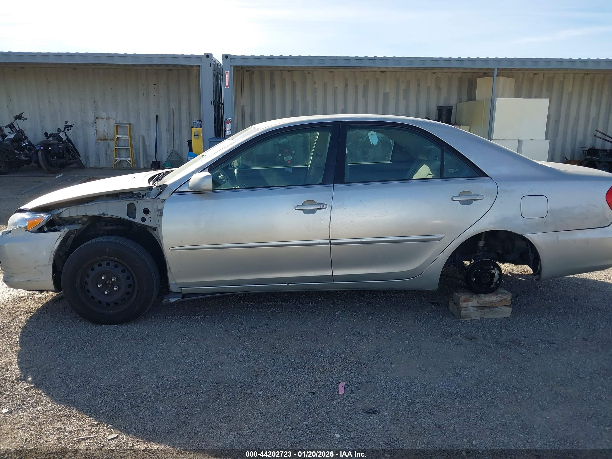 TOYOTA CAMRY image 6