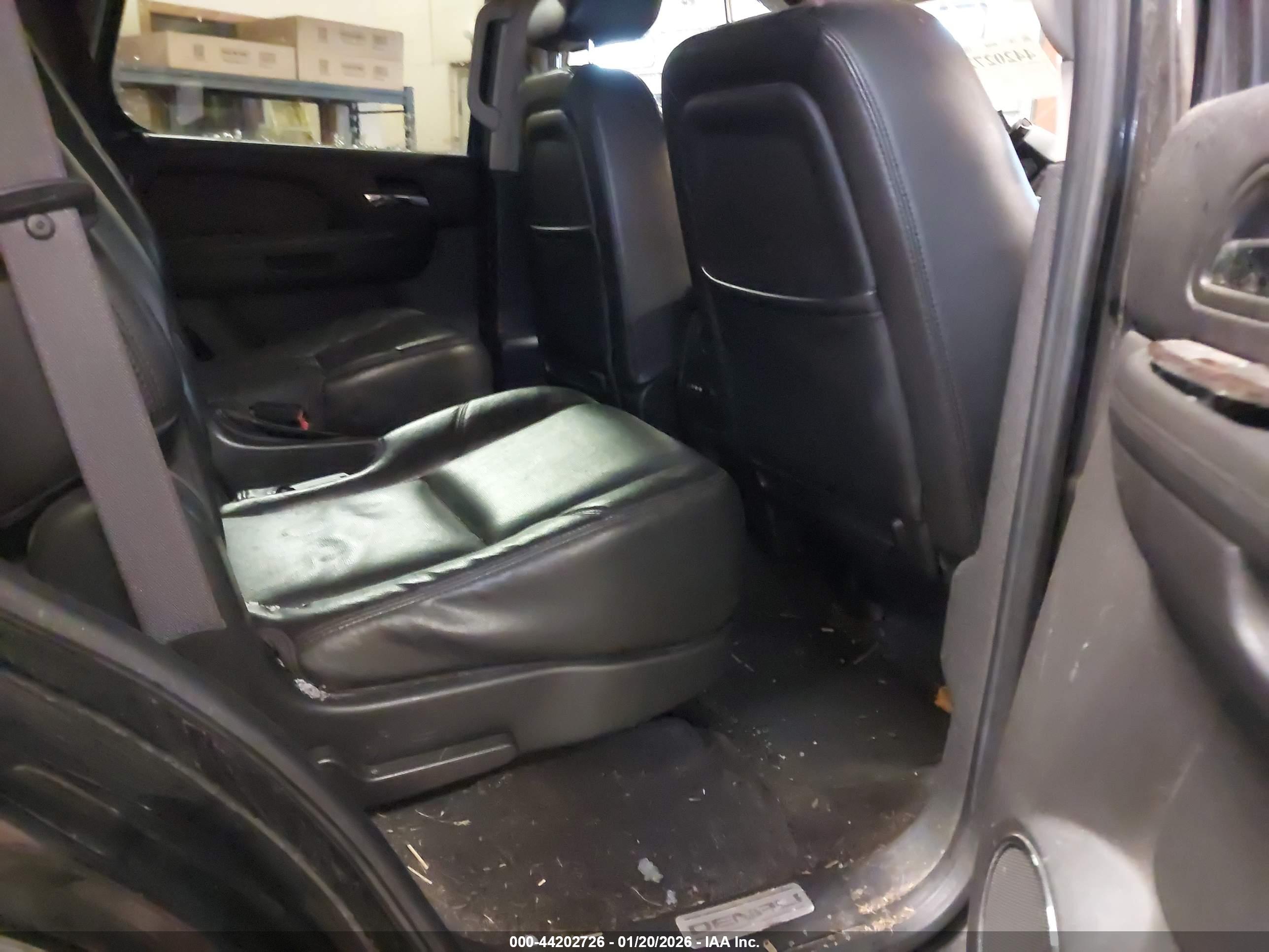 GMC YUKON image 8