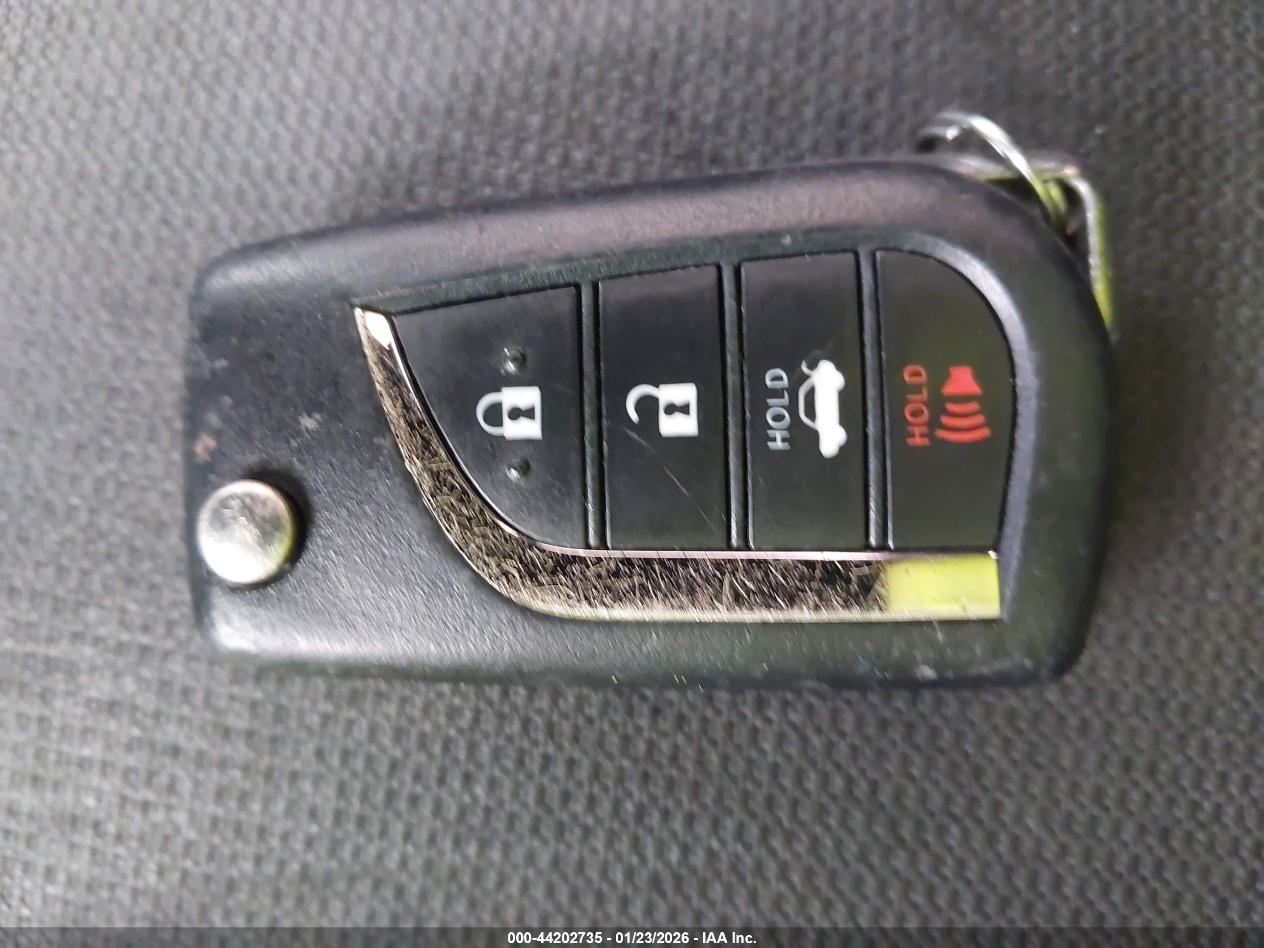 TOYOTA COROLLA image 11