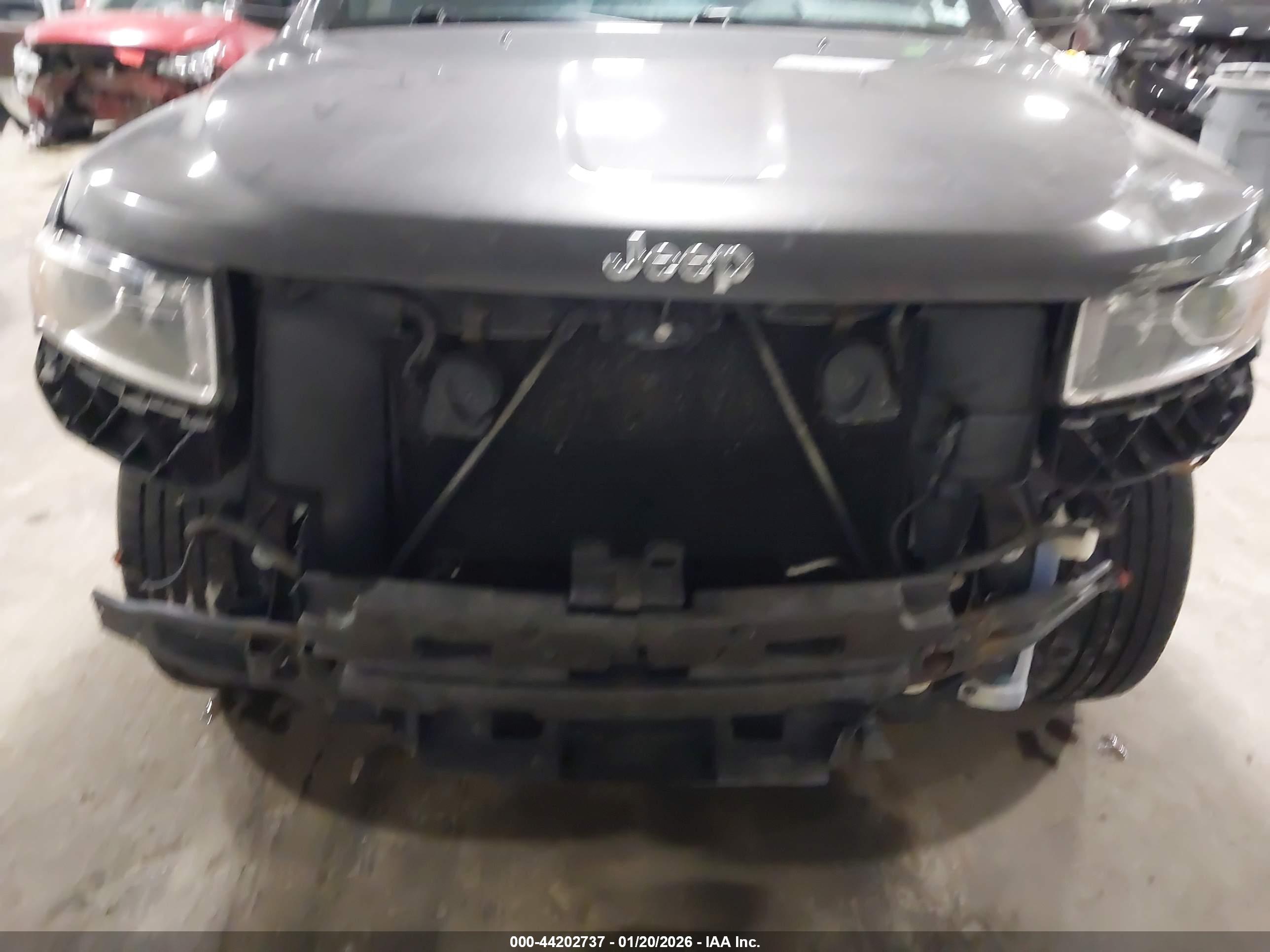 JEEP GRAND image 6