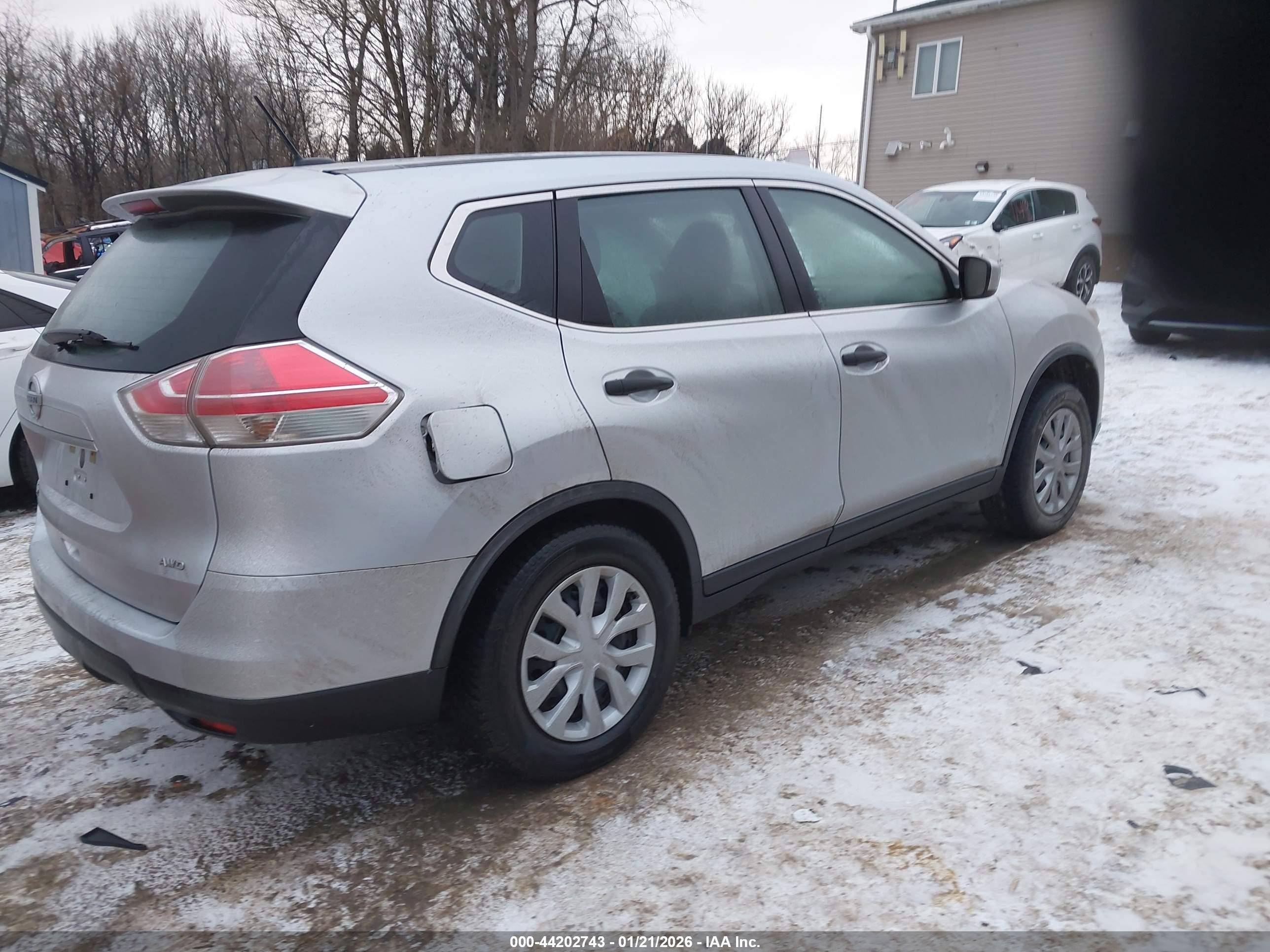 NISSAN ROGUE image 4