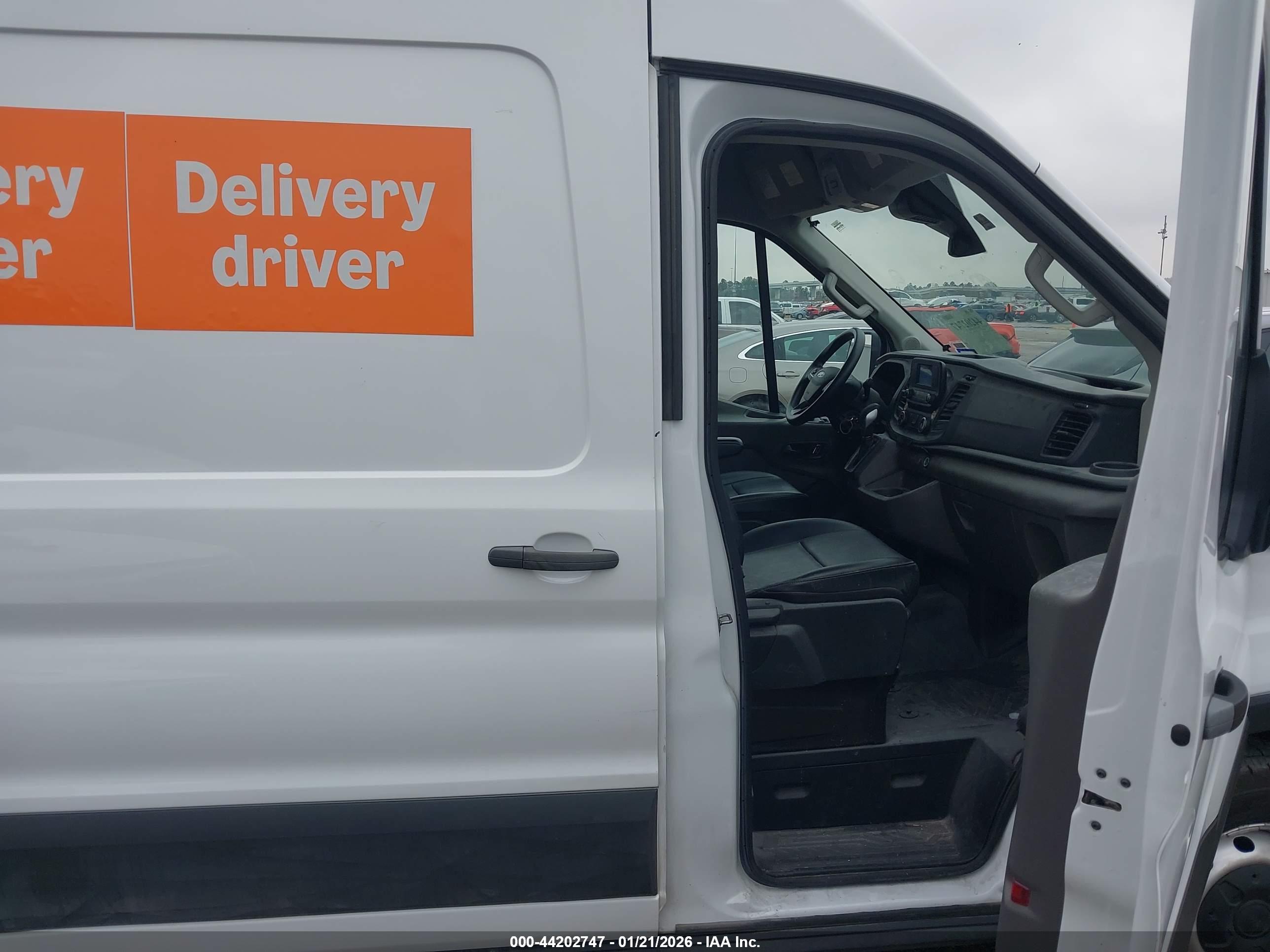 FORD TRANSIT-250 image 5