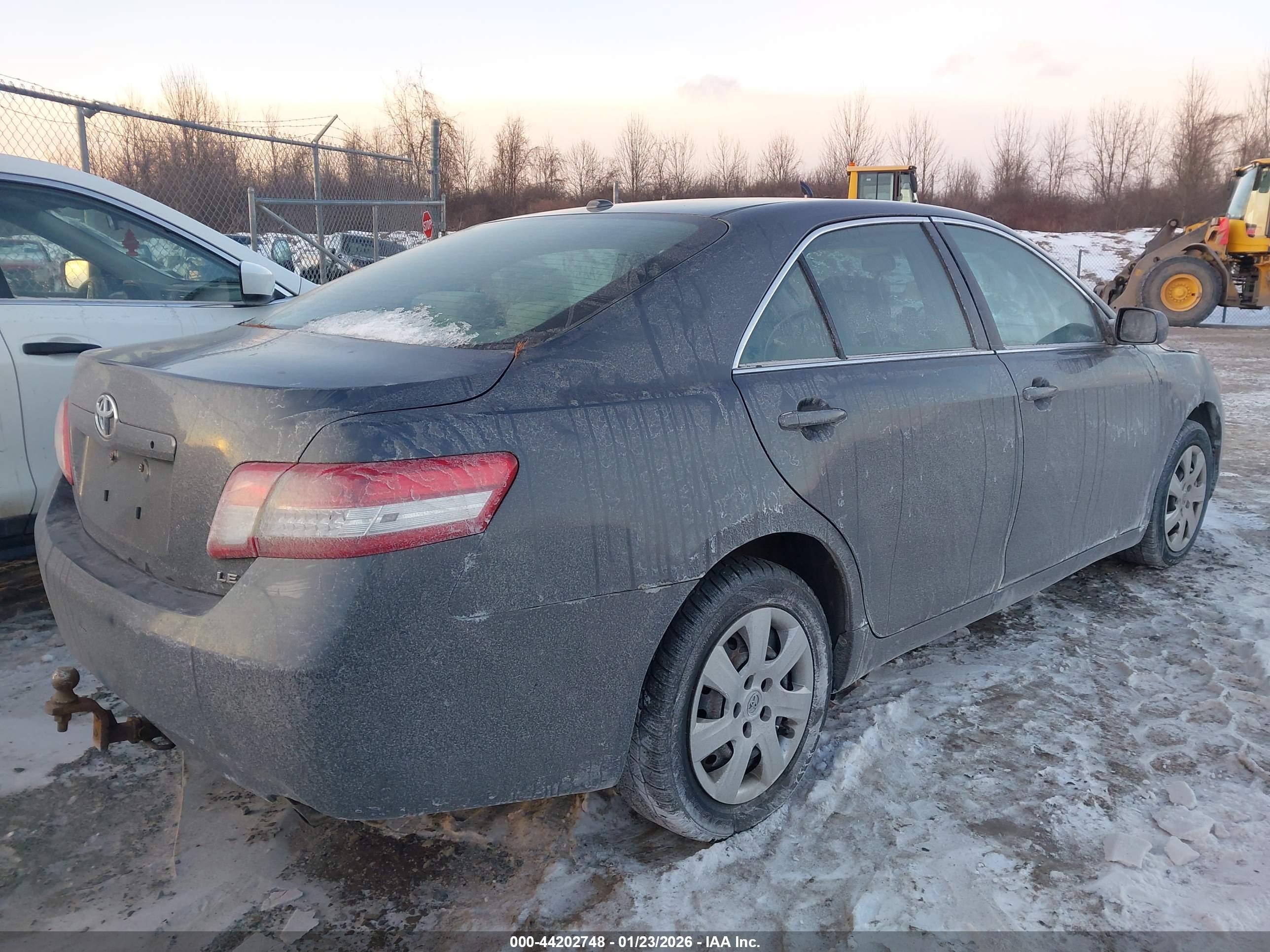 TOYOTA CAMRY image 4