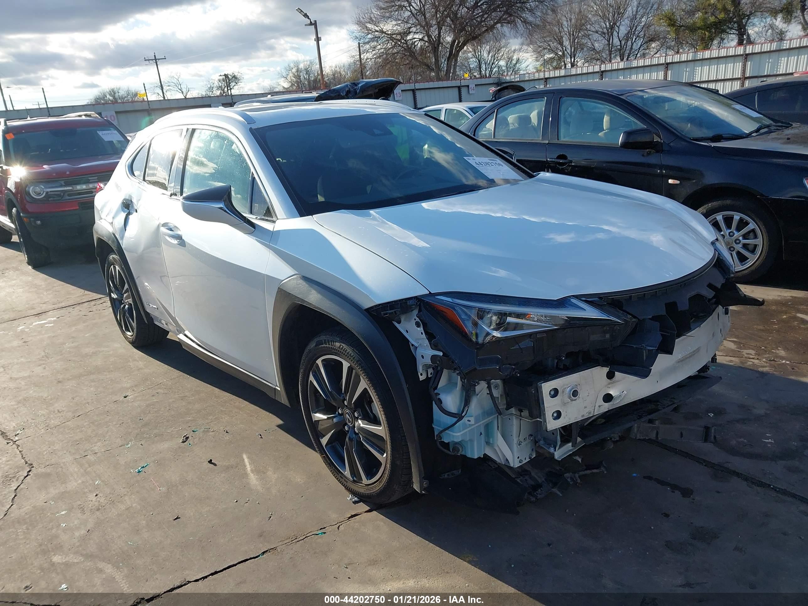 LEXUS UX image 6