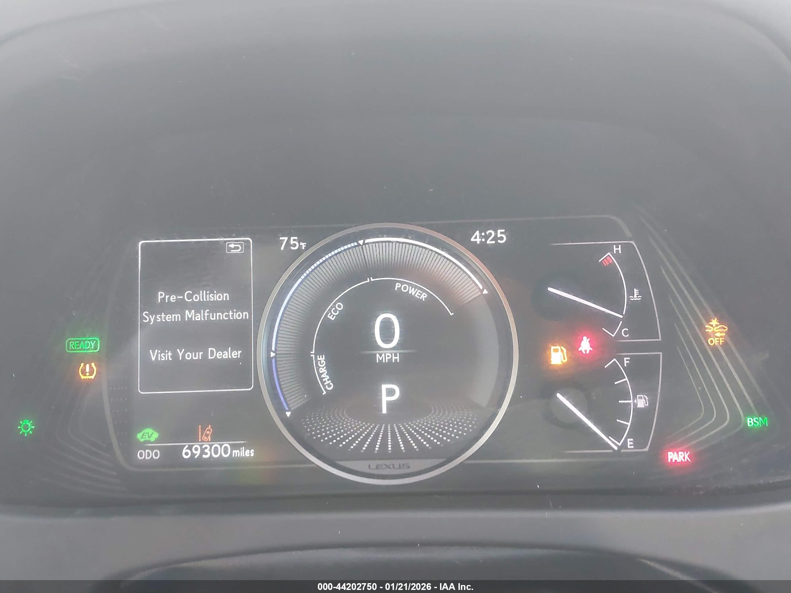 LEXUS UX image 7