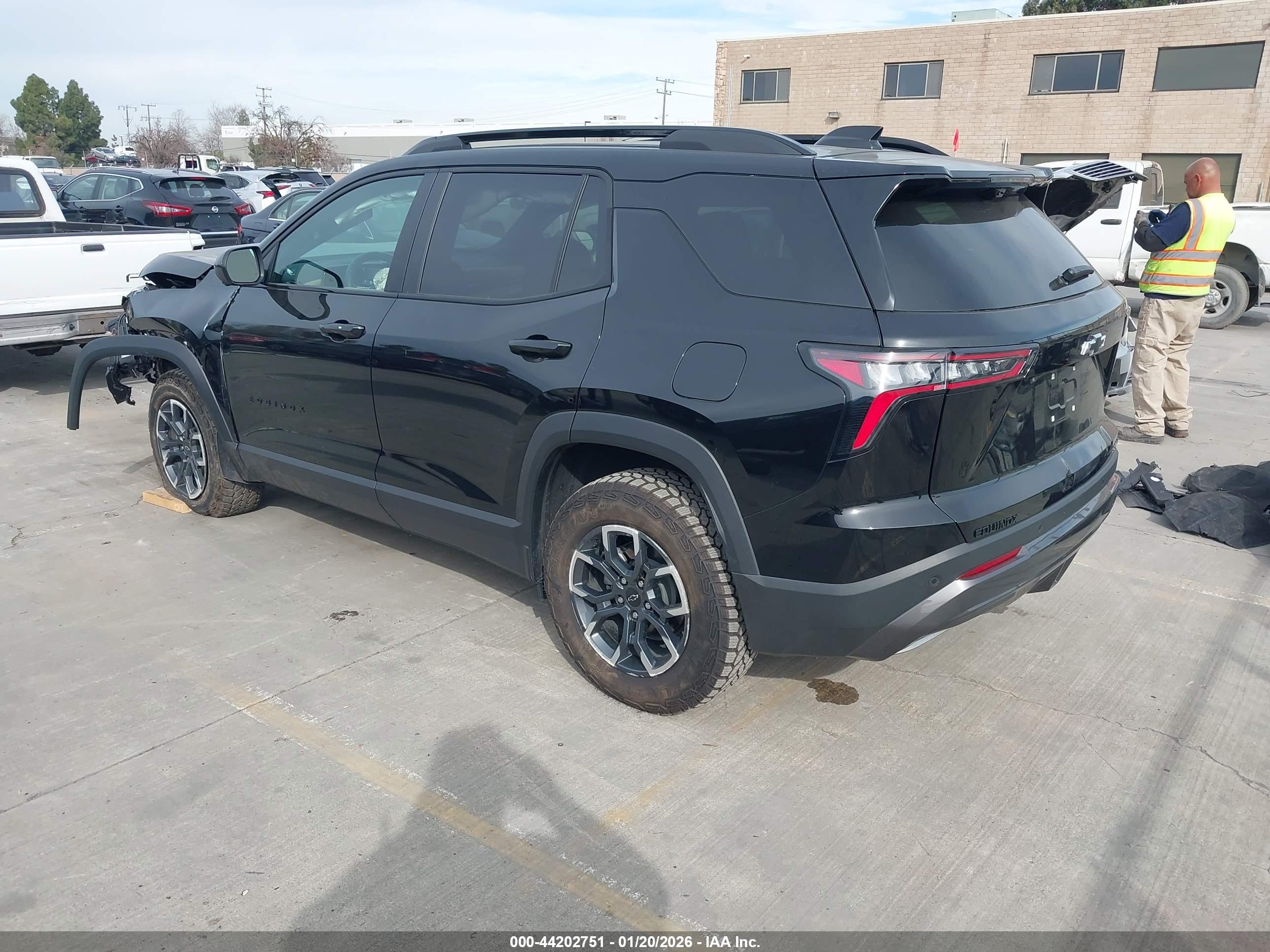 CHEVROLET EQUINOX image 3