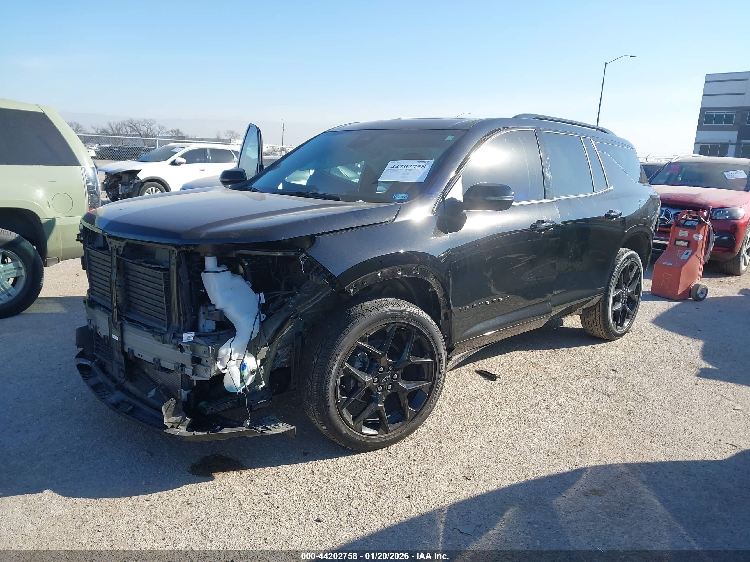 CHEVROLET TRAVERSE image 2