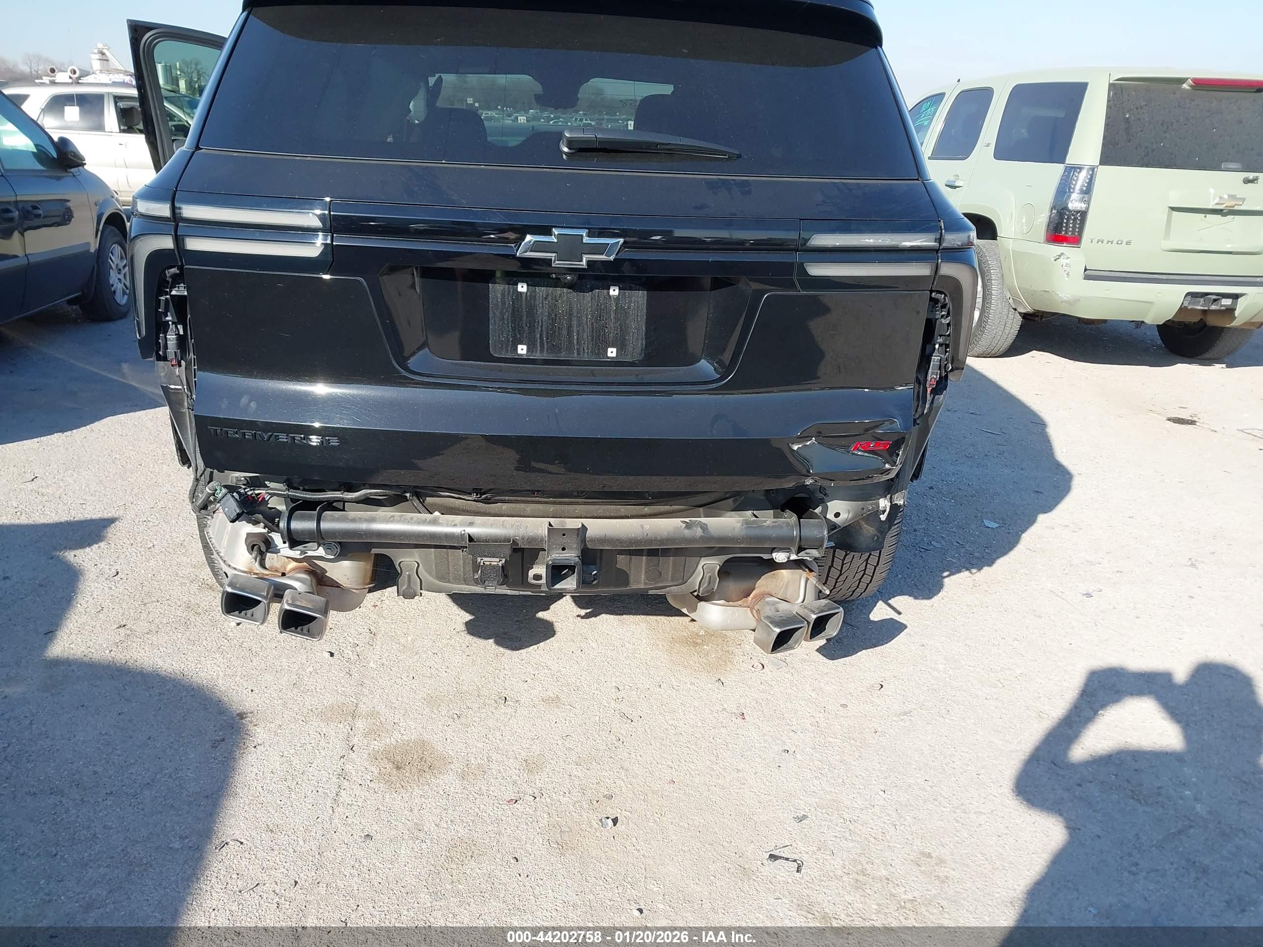 CHEVROLET TRAVERSE image 6
