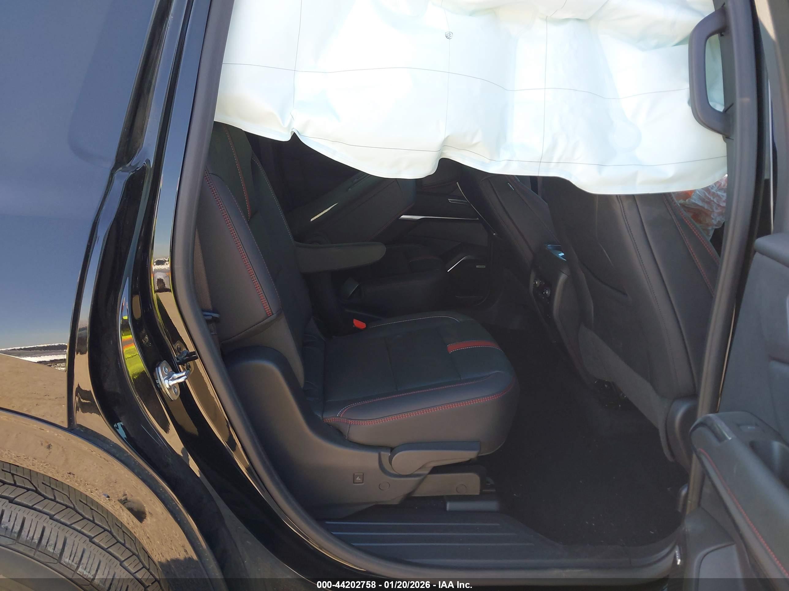 CHEVROLET TRAVERSE image 8