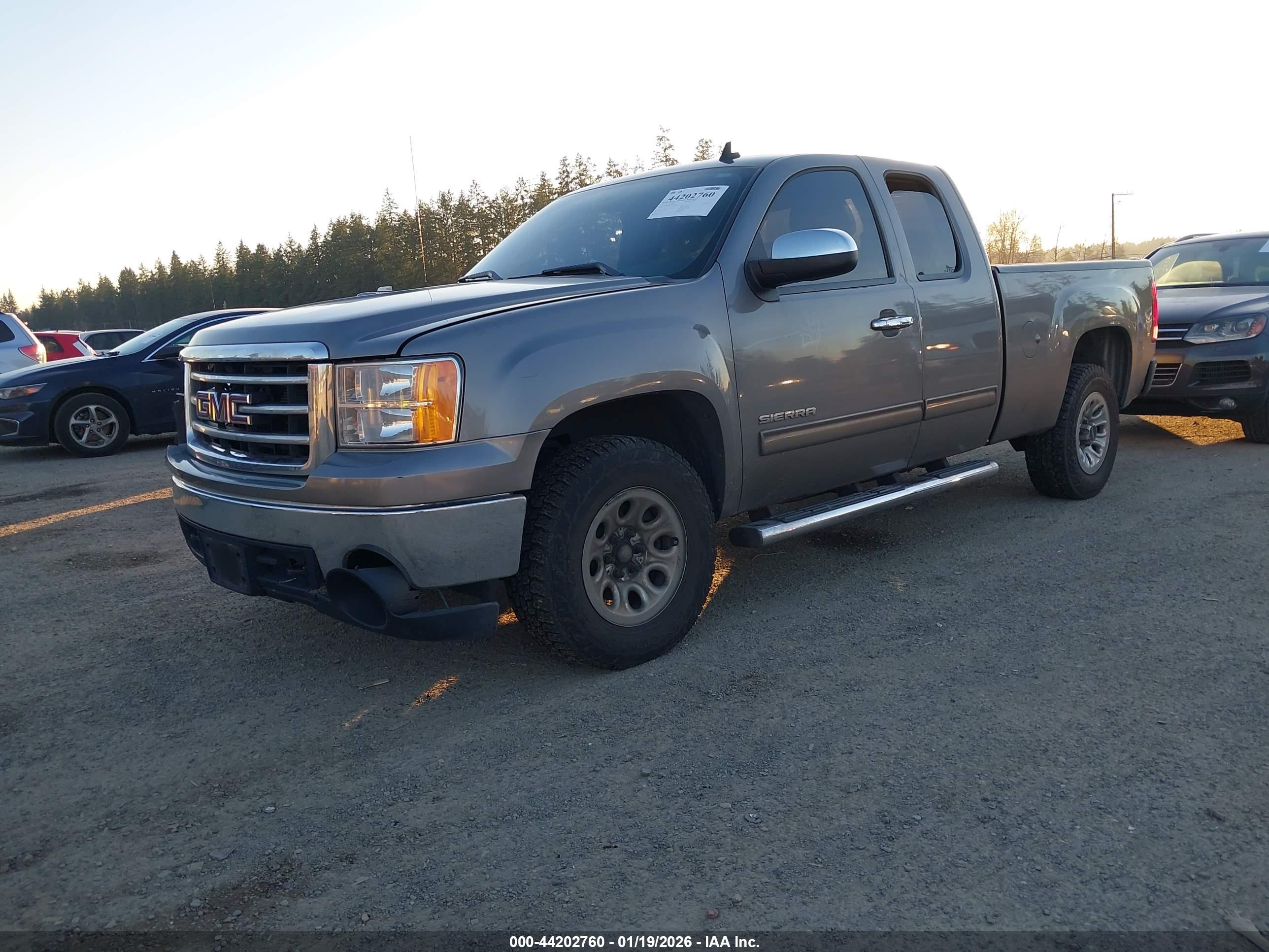 GMC SIERRA image 2