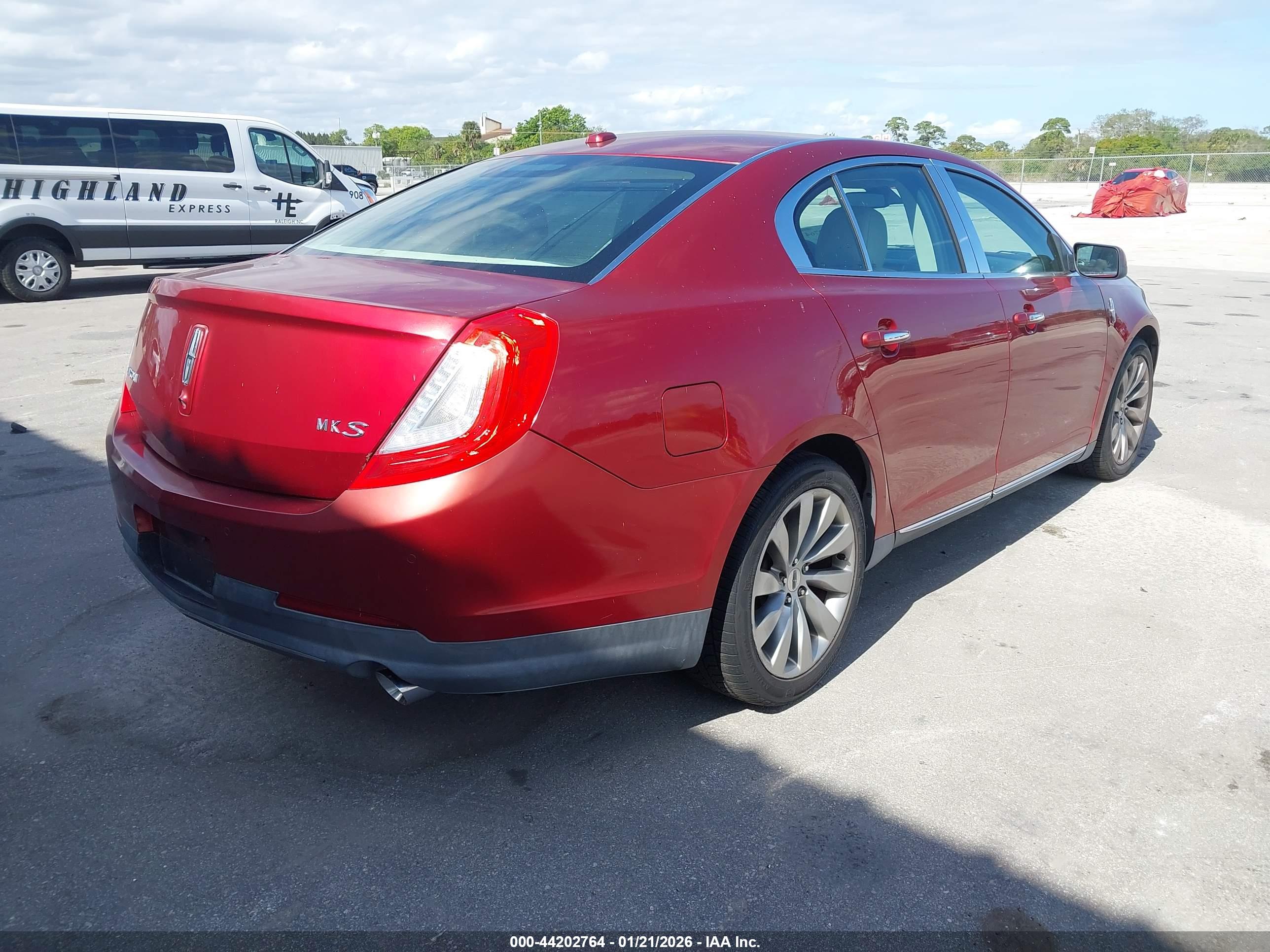 LINCOLN MKS image 4