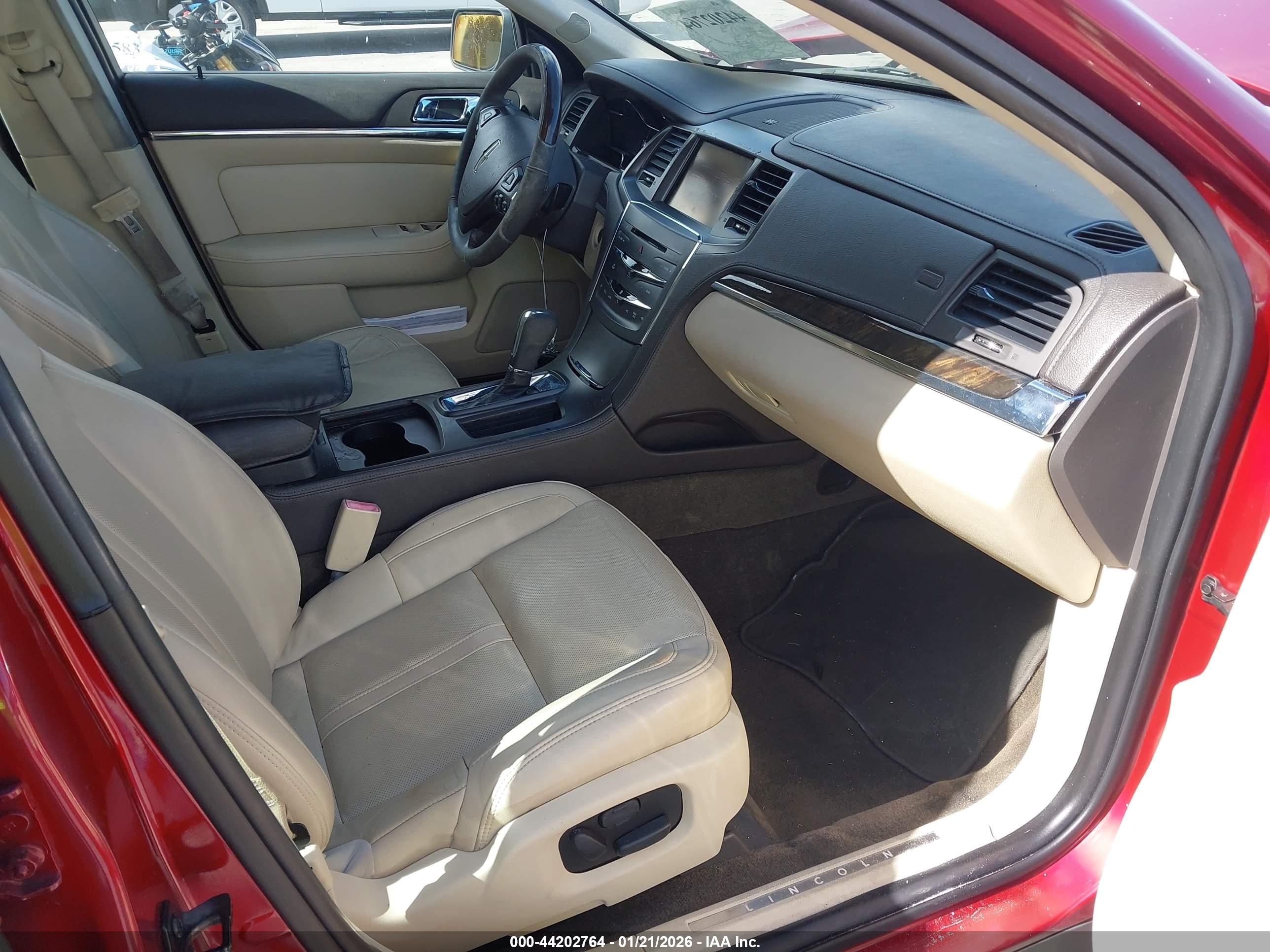 LINCOLN MKS image 5