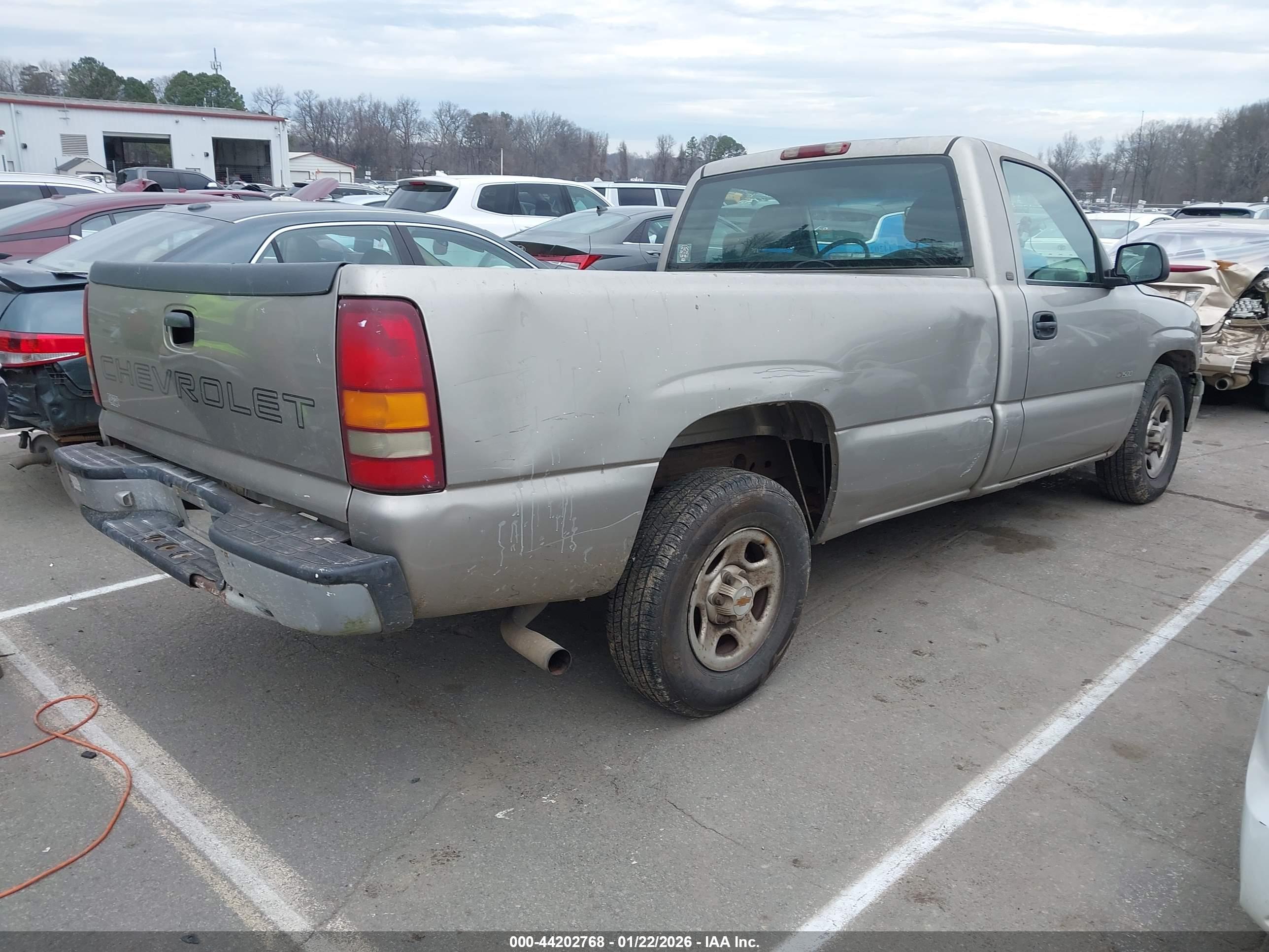 CHEVROLET SILVERADO image 4