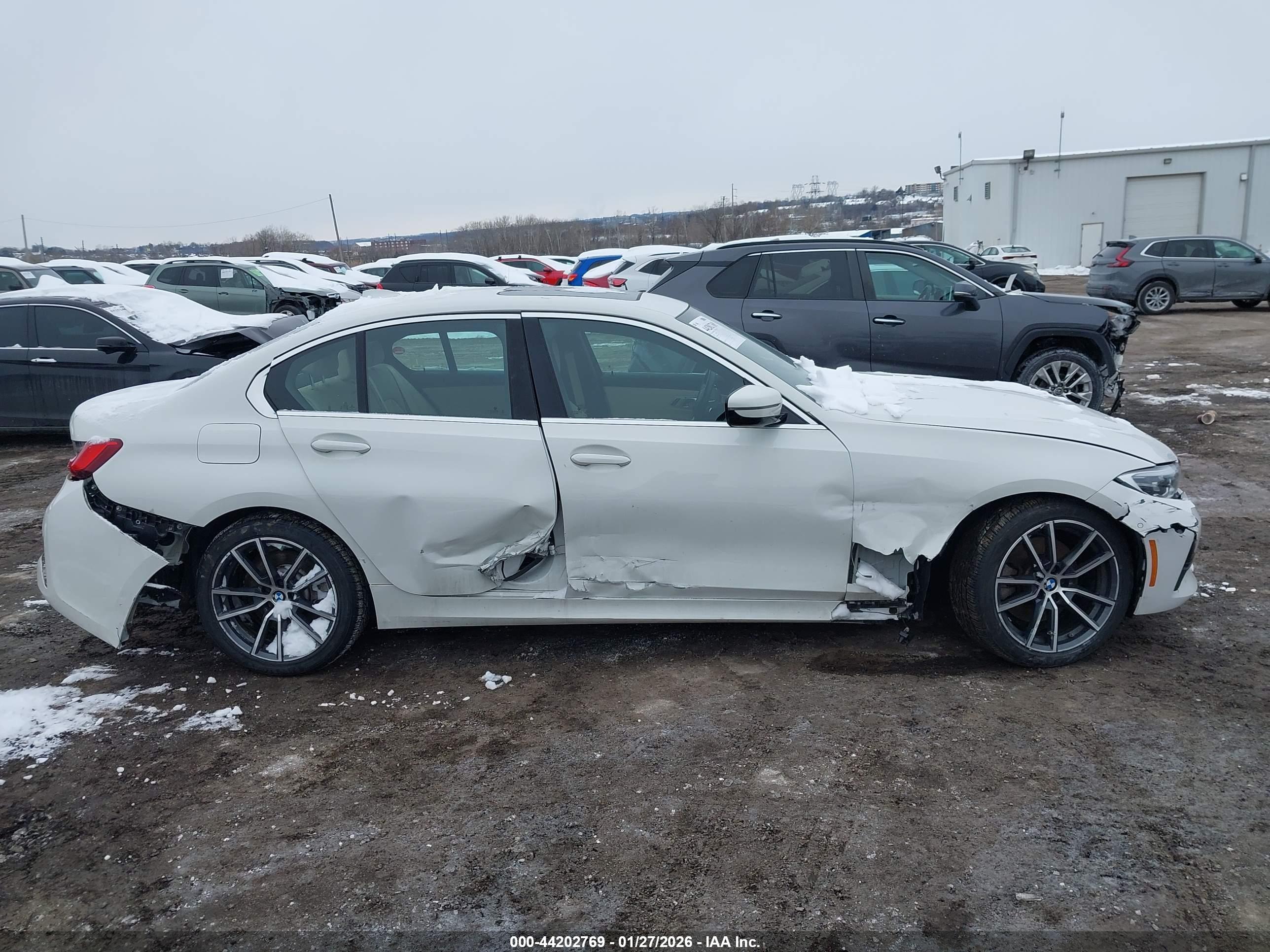 BMW 330I image 6