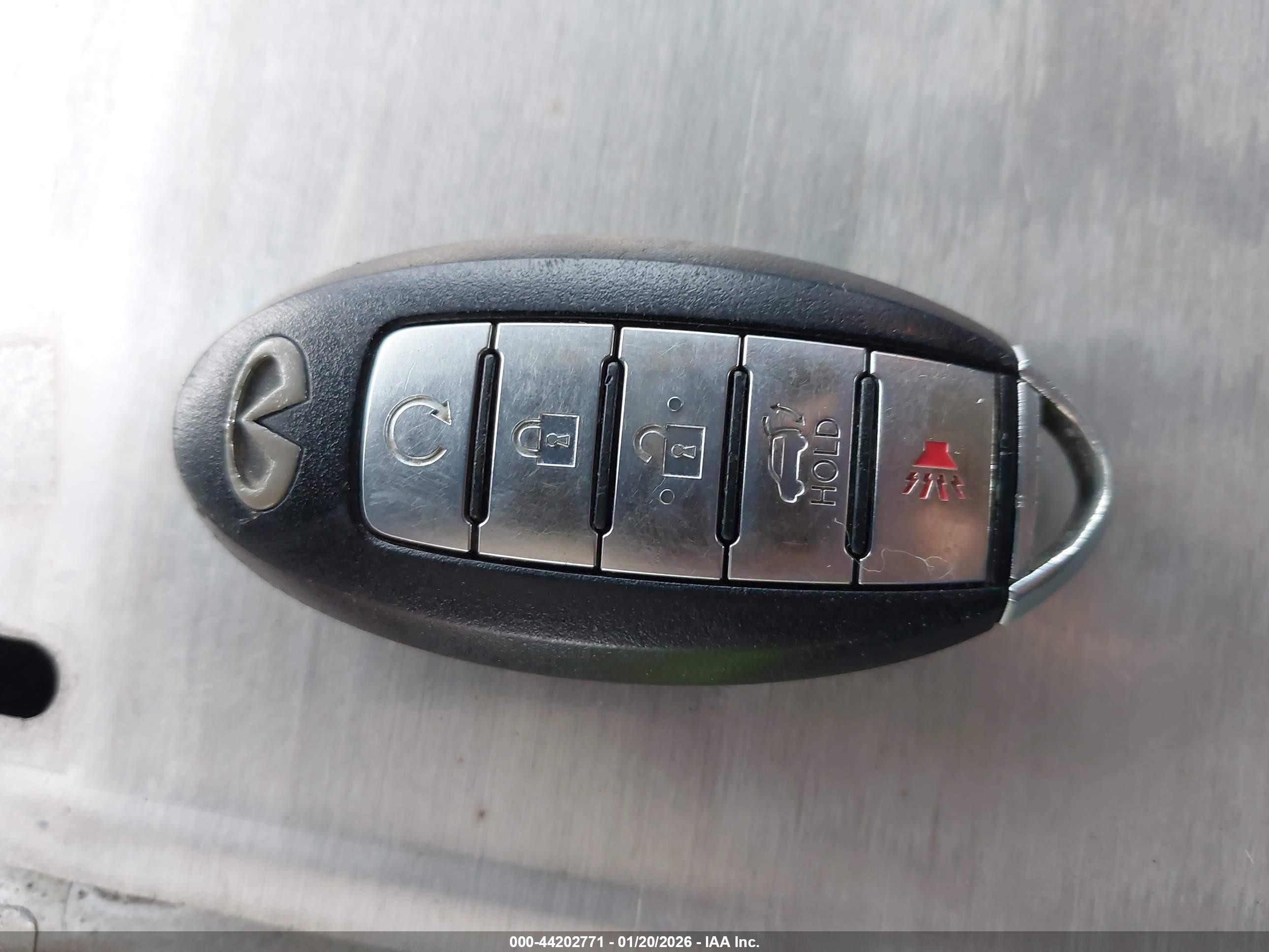 INFINITI QX80 image 11