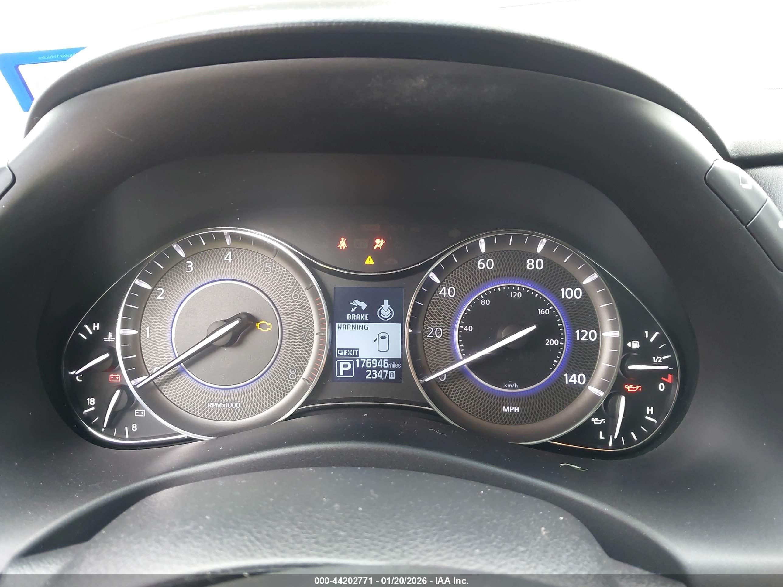 INFINITI QX80 image 7