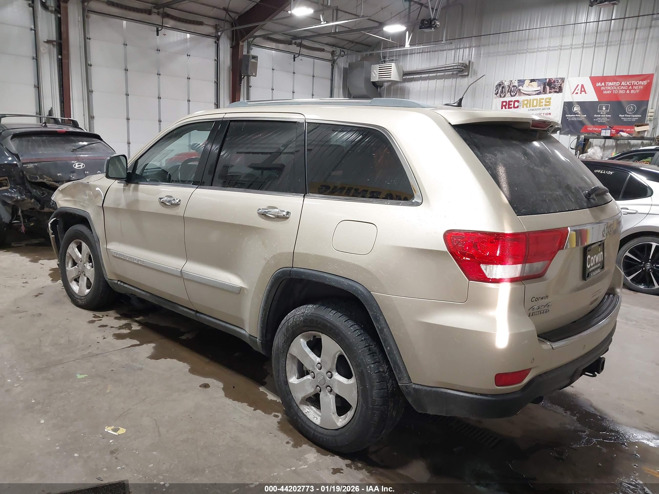 JEEP GRAND image 3